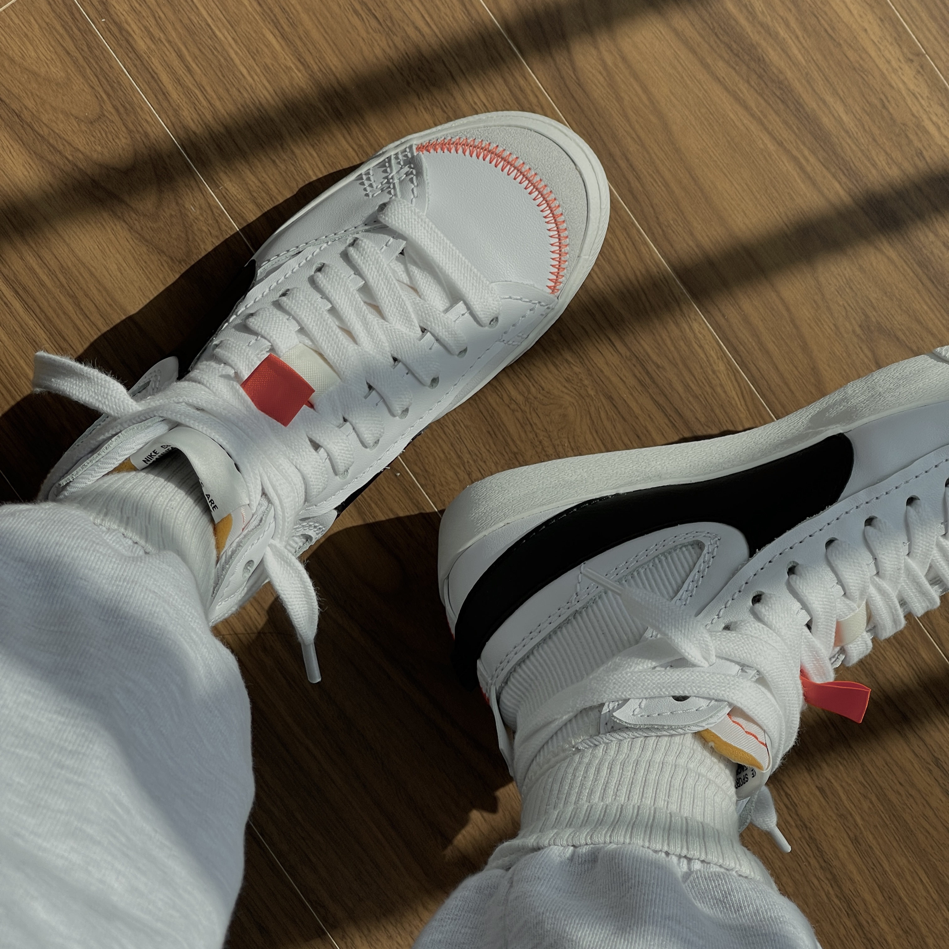 Nike Blazer Mid '77 Jumbo White and Black 착용 스타일 - 1