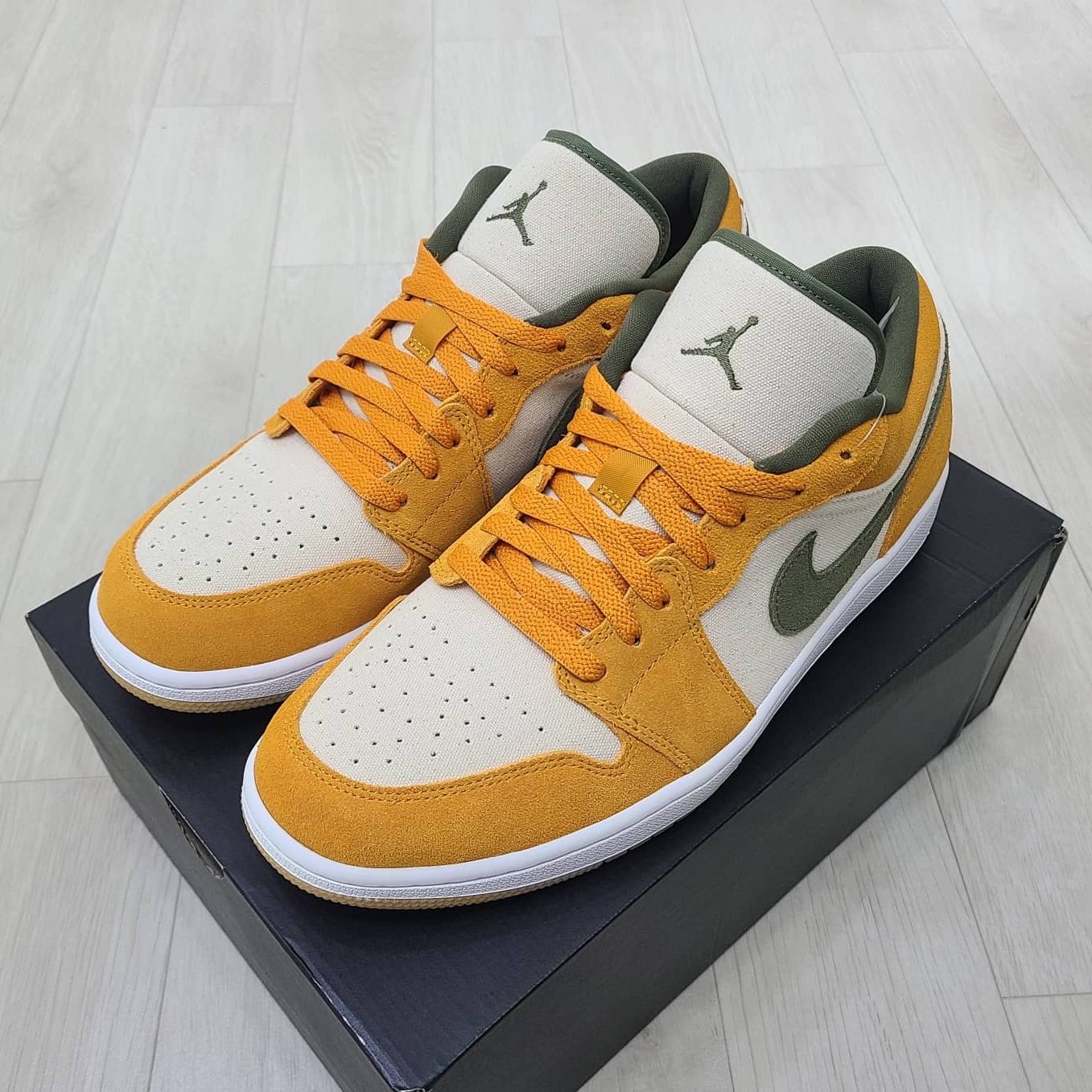 Jordan 1 Low SE Light Curry 착용 스타일 - 2