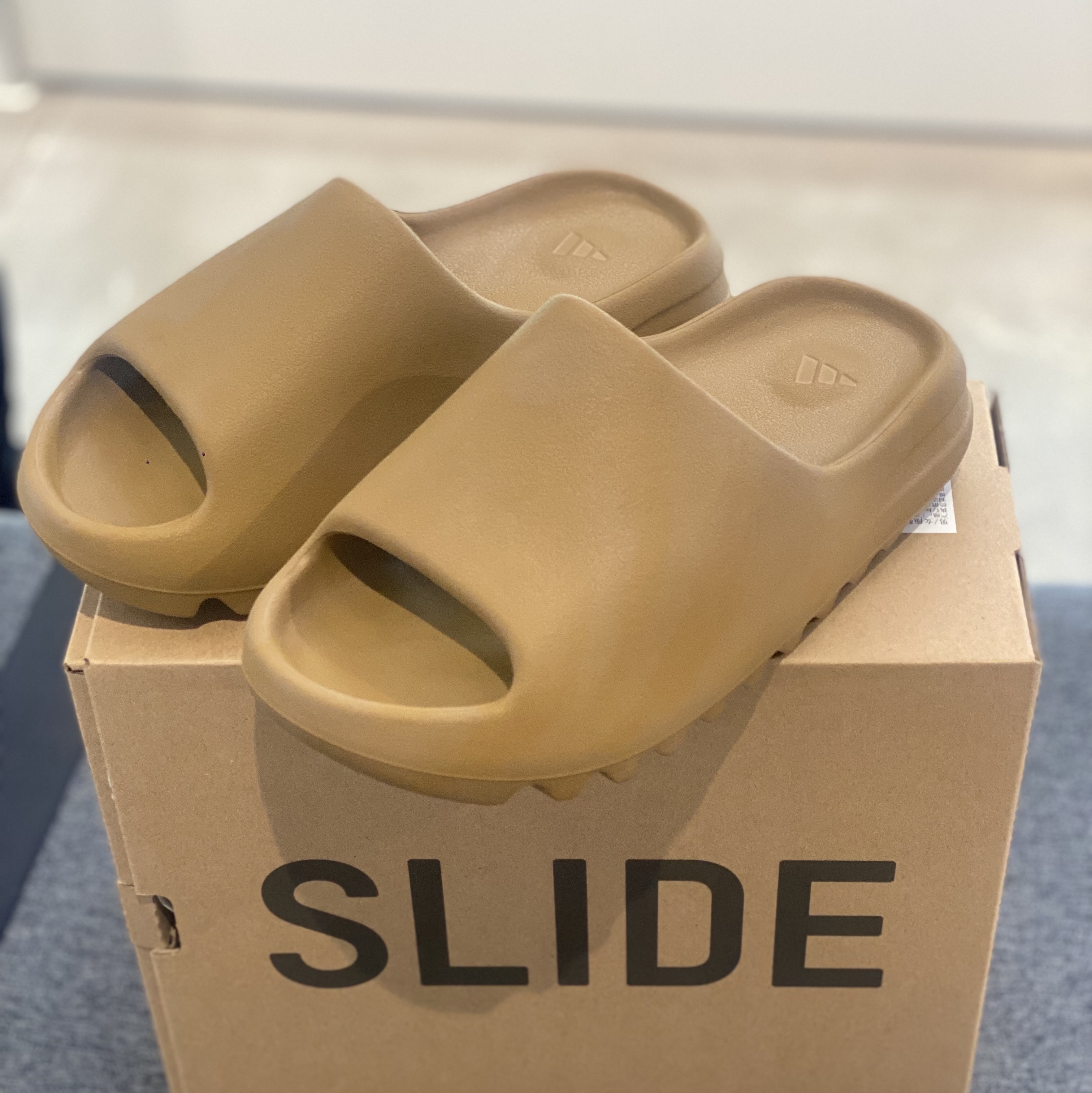 Adidas Yeezy Boost 350 V2 Beluga - Reflective, Adidas Yeezy Slide Ochre 착용 스타일 - 2