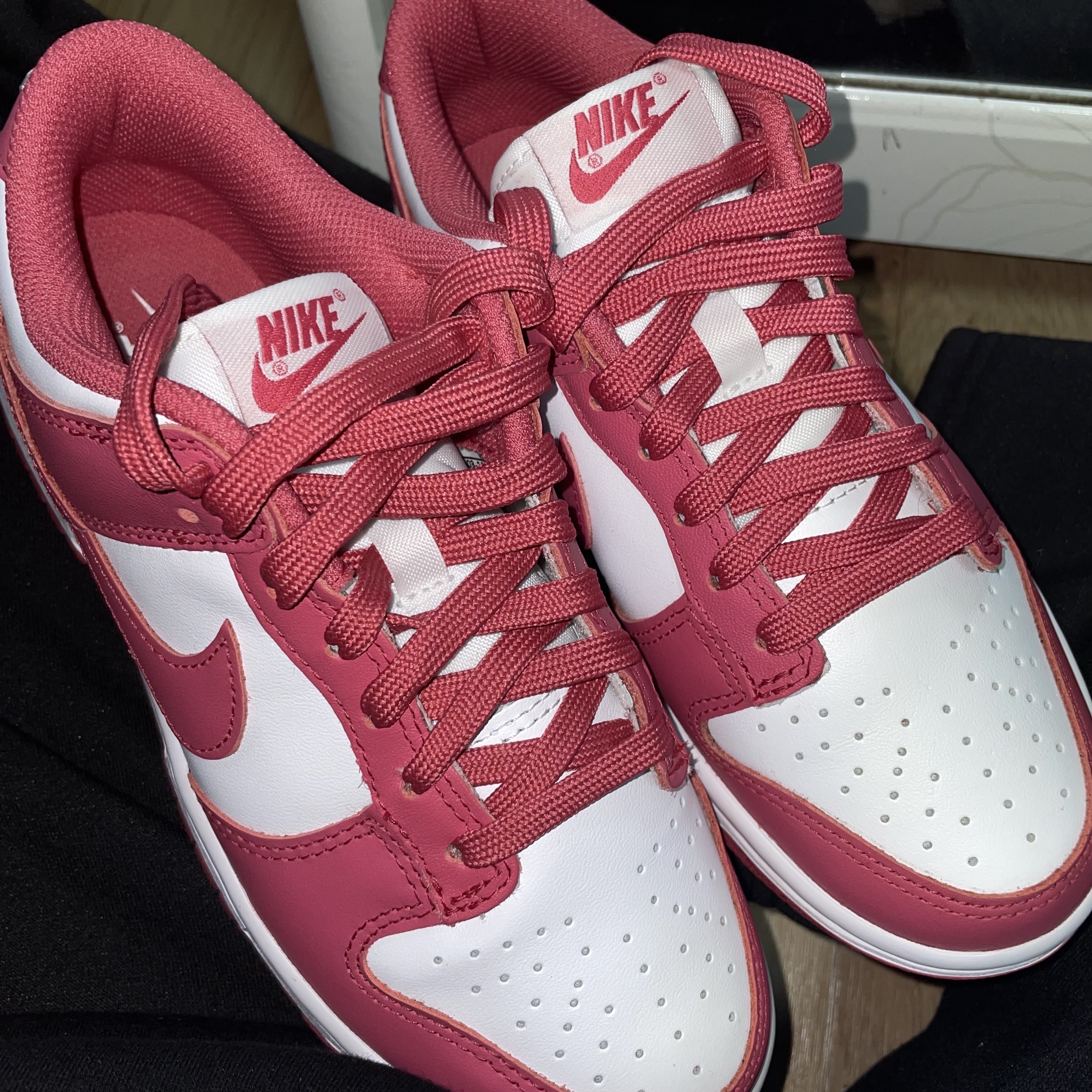 (W) Nike Dunk Low Archeo Pink 착용 스타일