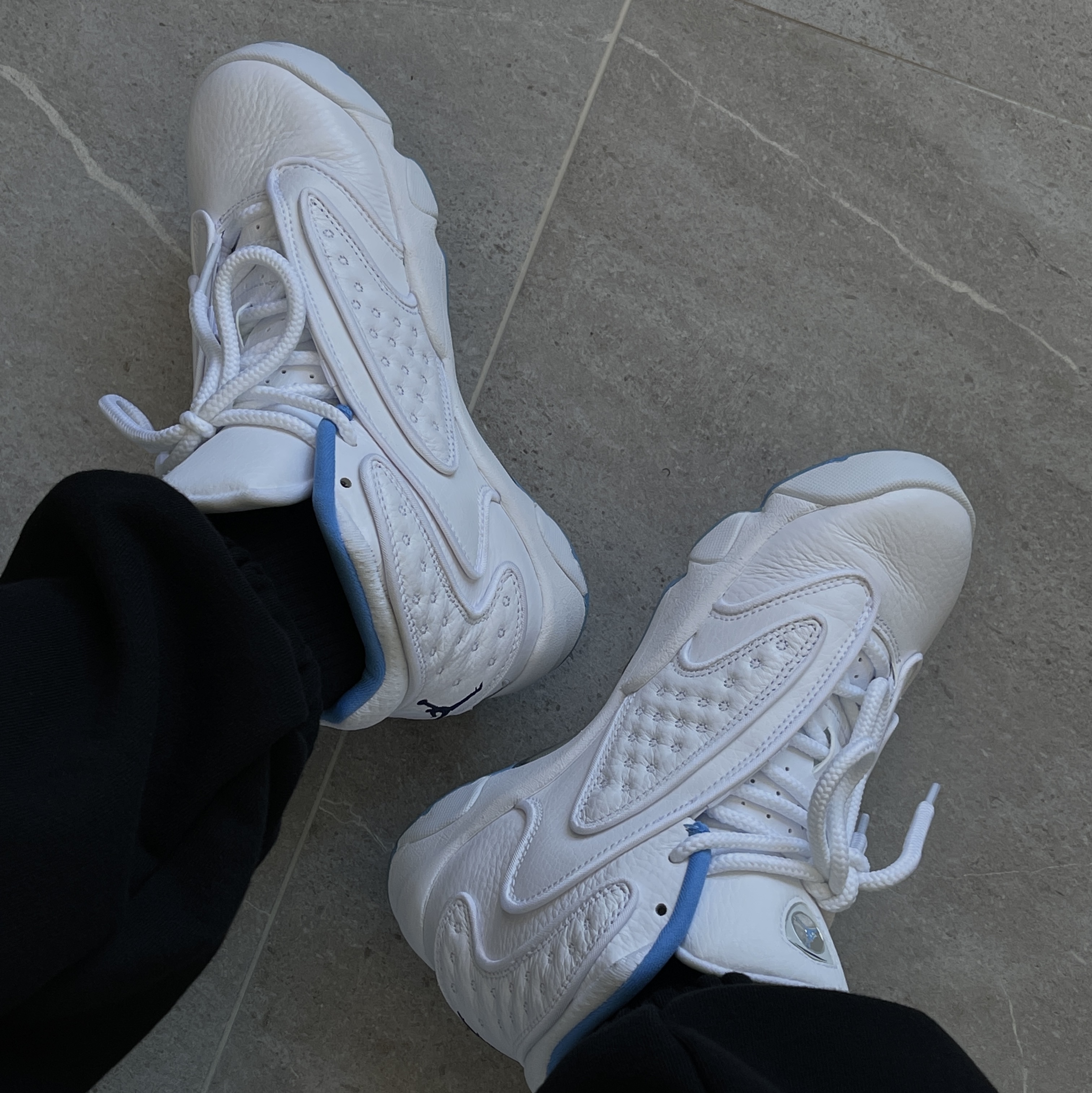 (W) Air Jordan OG UNC 2020 White 착용 스타일 - 3