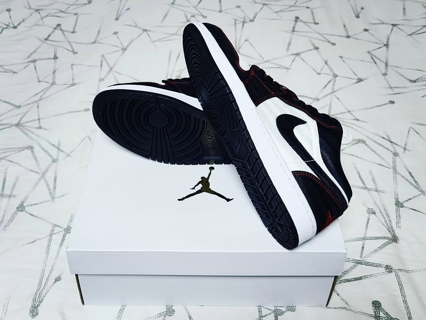 (W) Jordan 1 Low SE Utility White Gym Red Black 착용 스타일 - 4