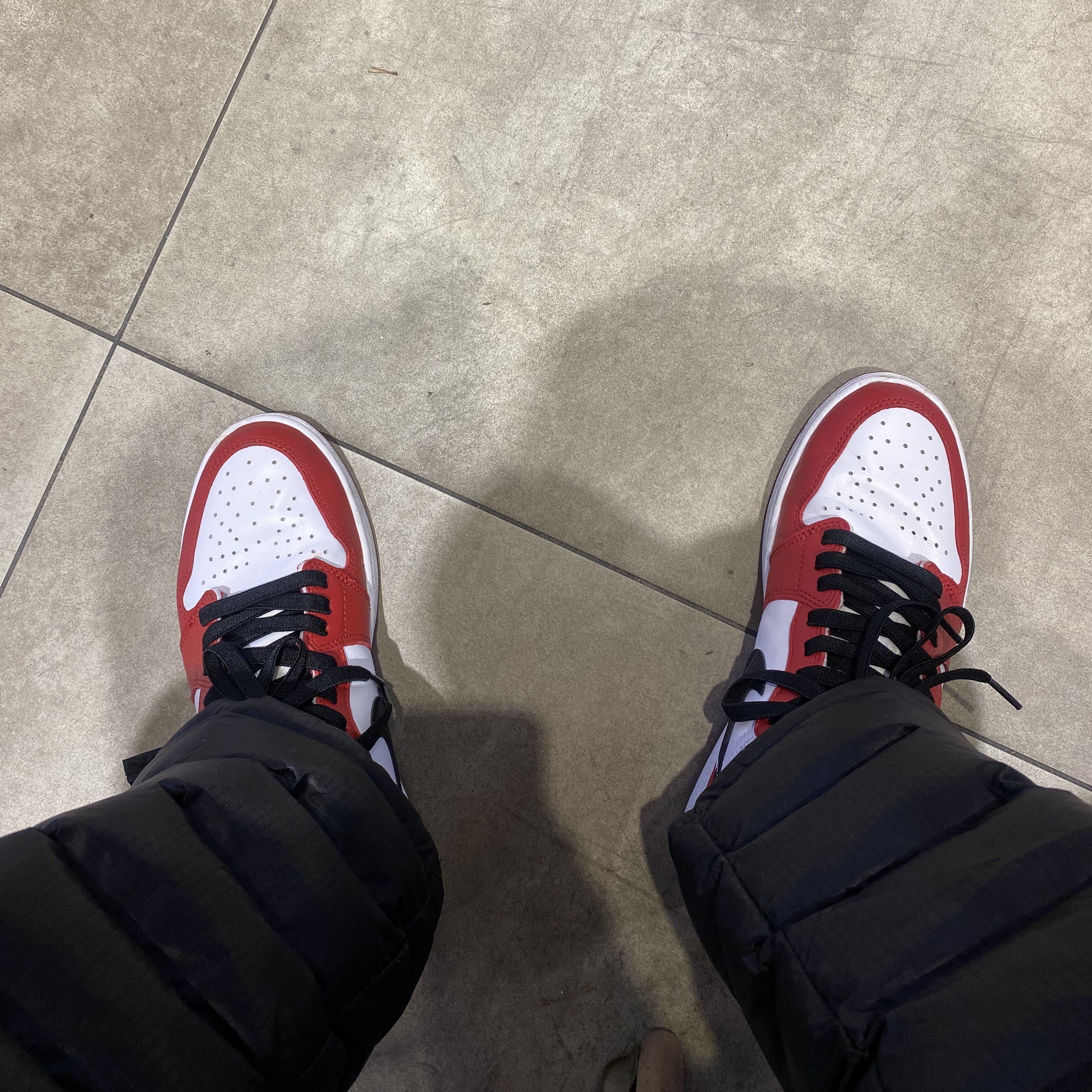 Jordan 1 Retro High OG Chicago 2015, Nike x Stussy Insultd Pants Black - US/EU 착용 스타일