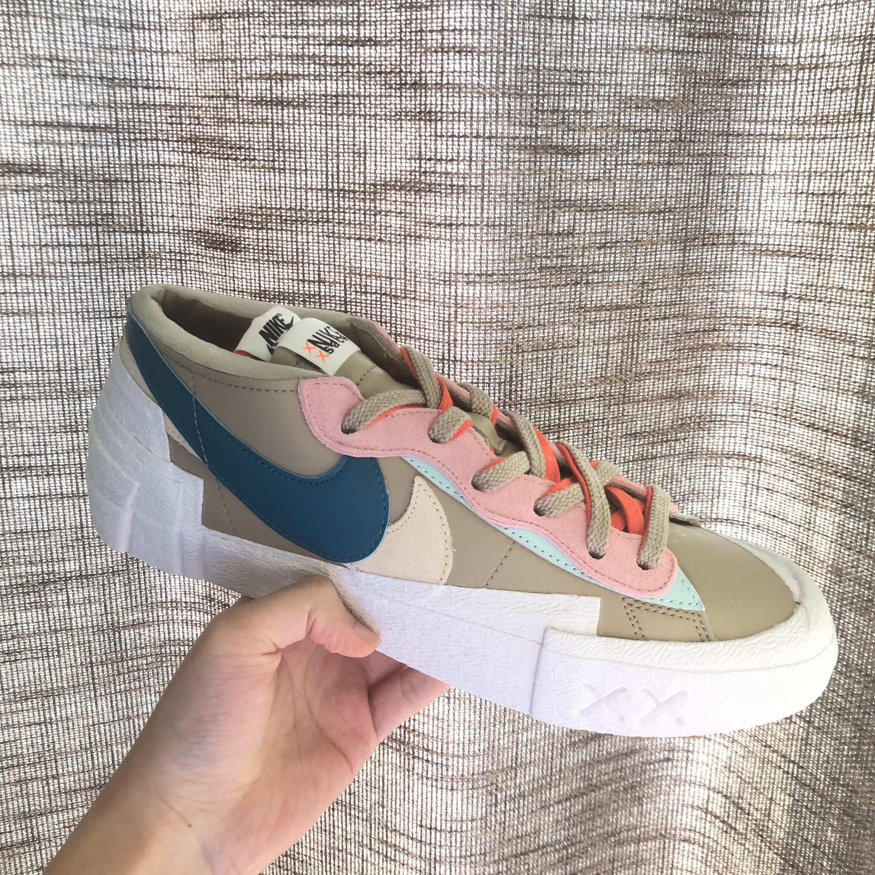 Nike x Sacai x Kaws Blazer Low Reed 착용 스타일 - 1