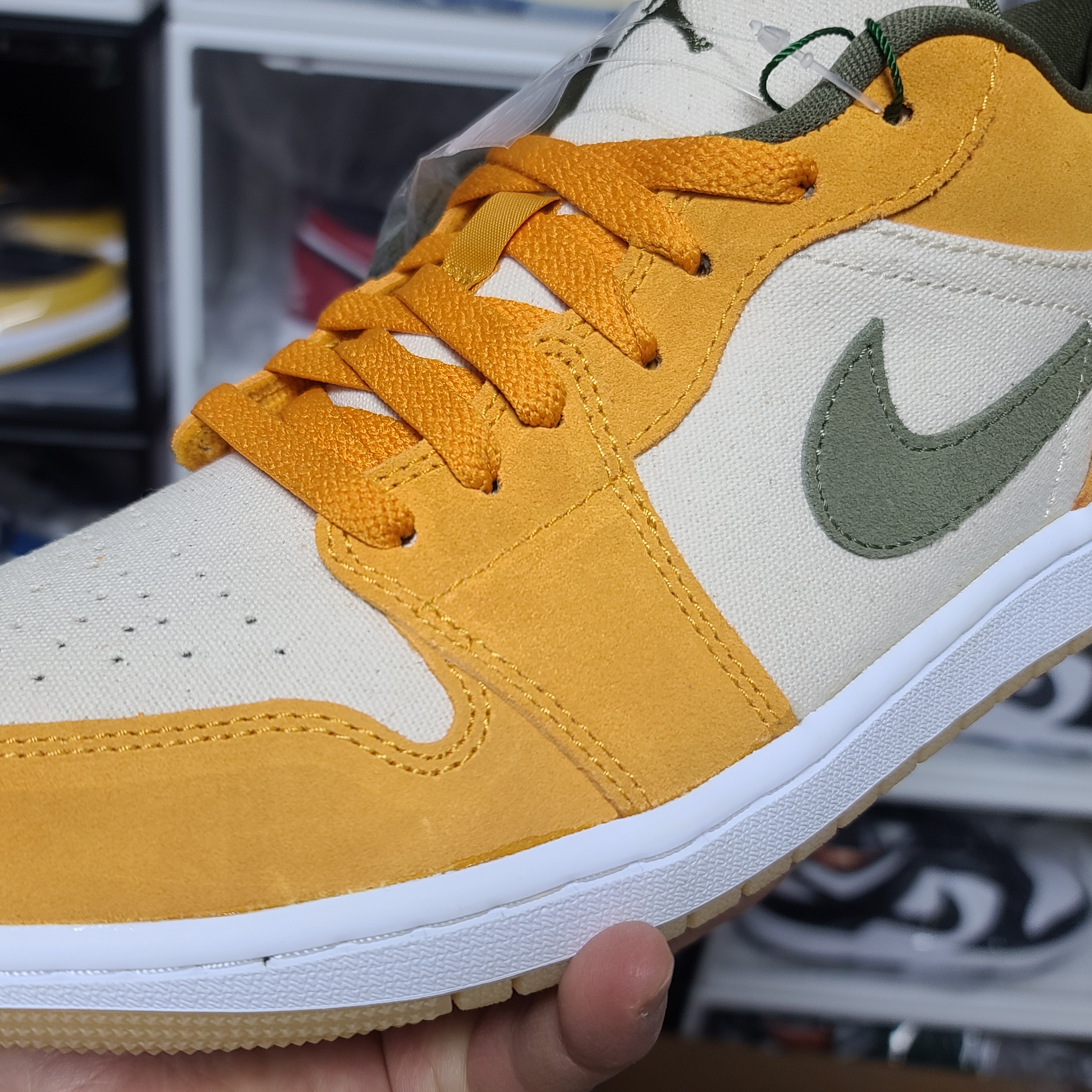 Jordan 1 Low SE Light Curry 착용 스타일 - 3