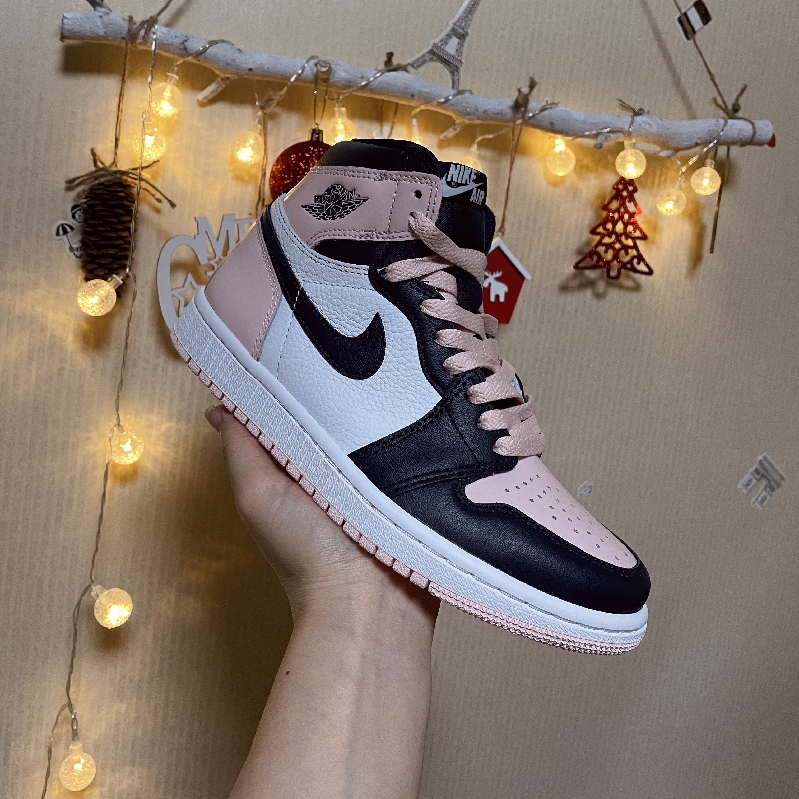 (W) Jordan 1 Retro High OG Atmosphere 착용 스타일 - 1