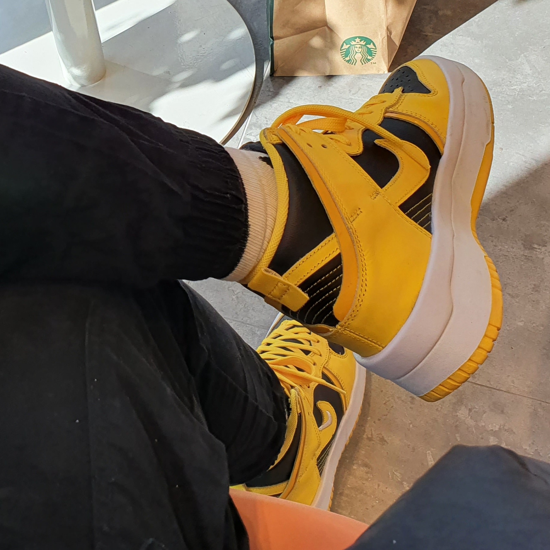 (W) Nike Dunk High Up Black and Varsity Maize 착용 스타일