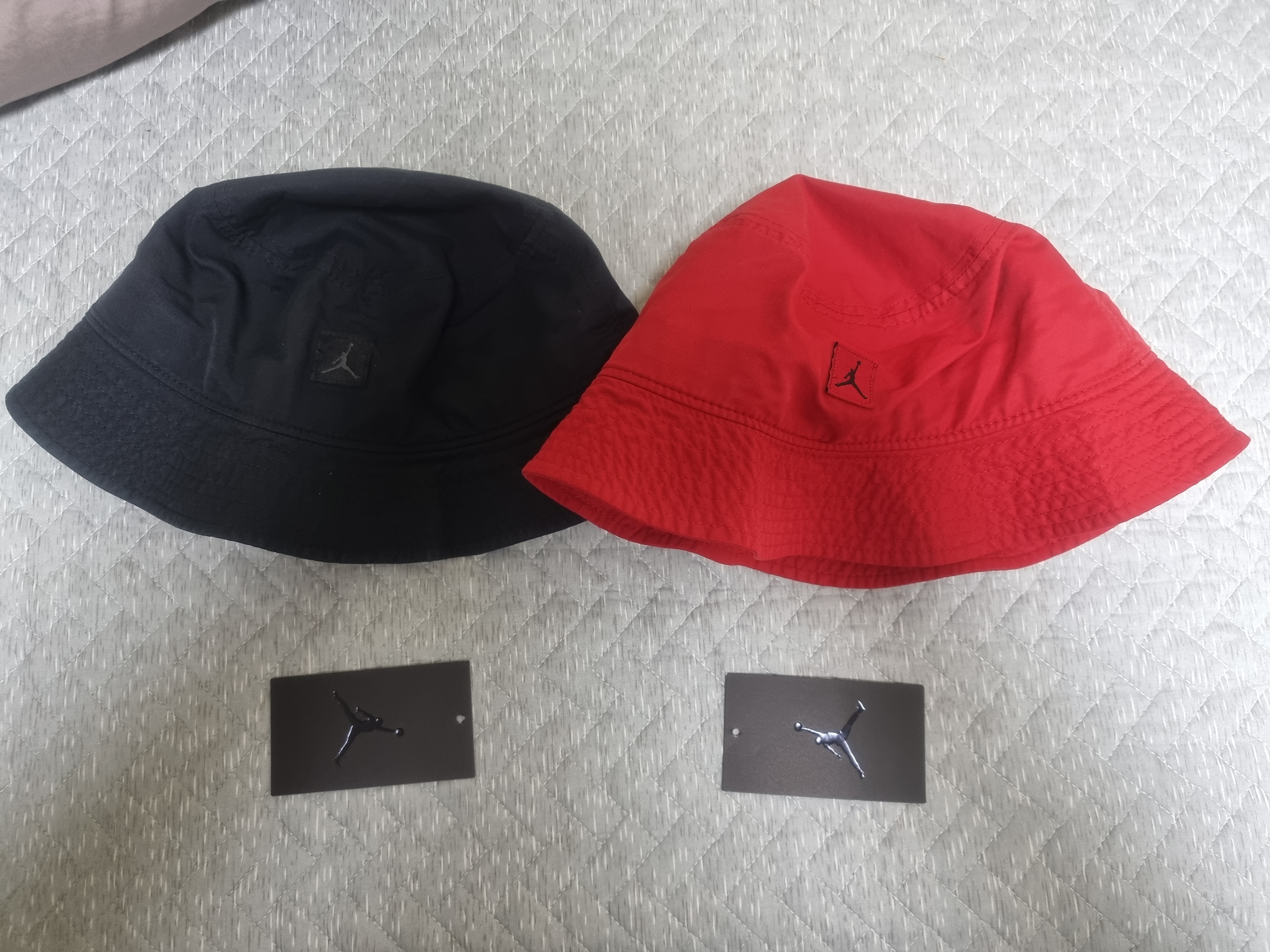 Jordan Jumpman Washed Bucket Hat Black, Jordan Jumpman Washed Bucket Hat Gym Red 착용 스타일