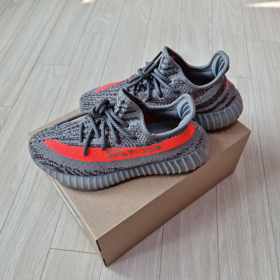 Adidas Yeezy Boost 350 V2 Beluga - Reflective 착용 스타일