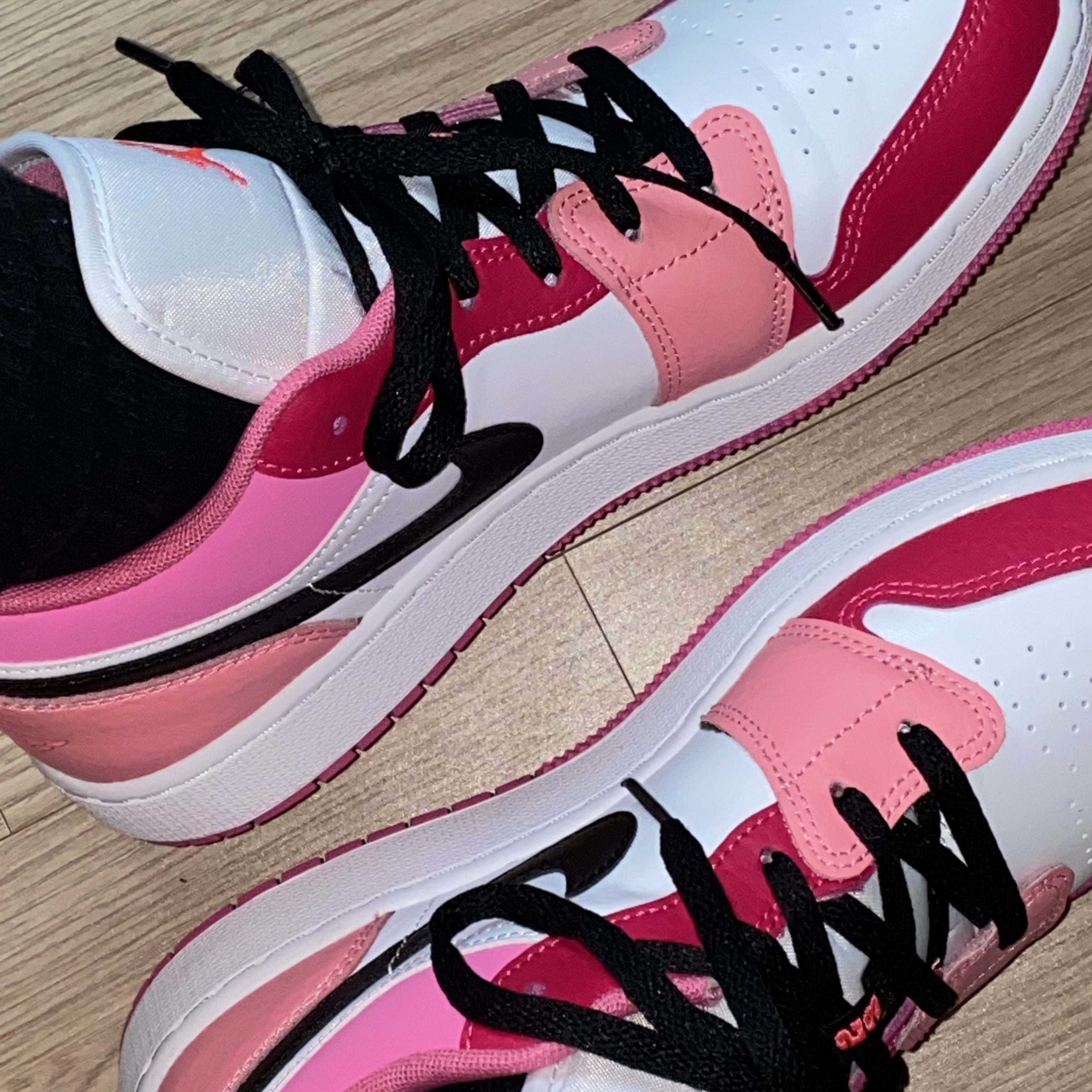 (GS) Jordan 1 Low Rush Pink 착용 스타일 - 4