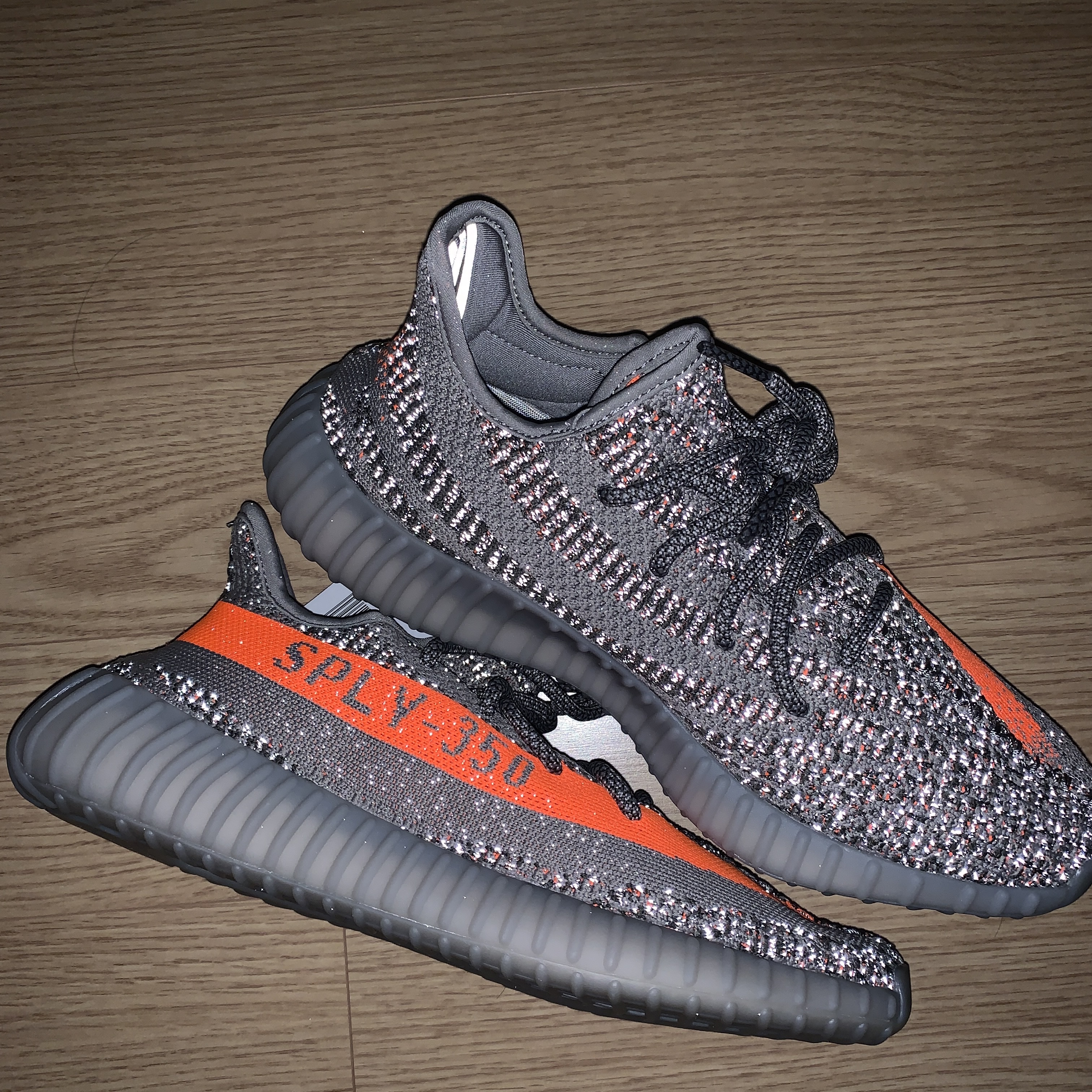 Adidas Yeezy Boost 350 V2 Beluga - Reflective 착용 스타일 - 2