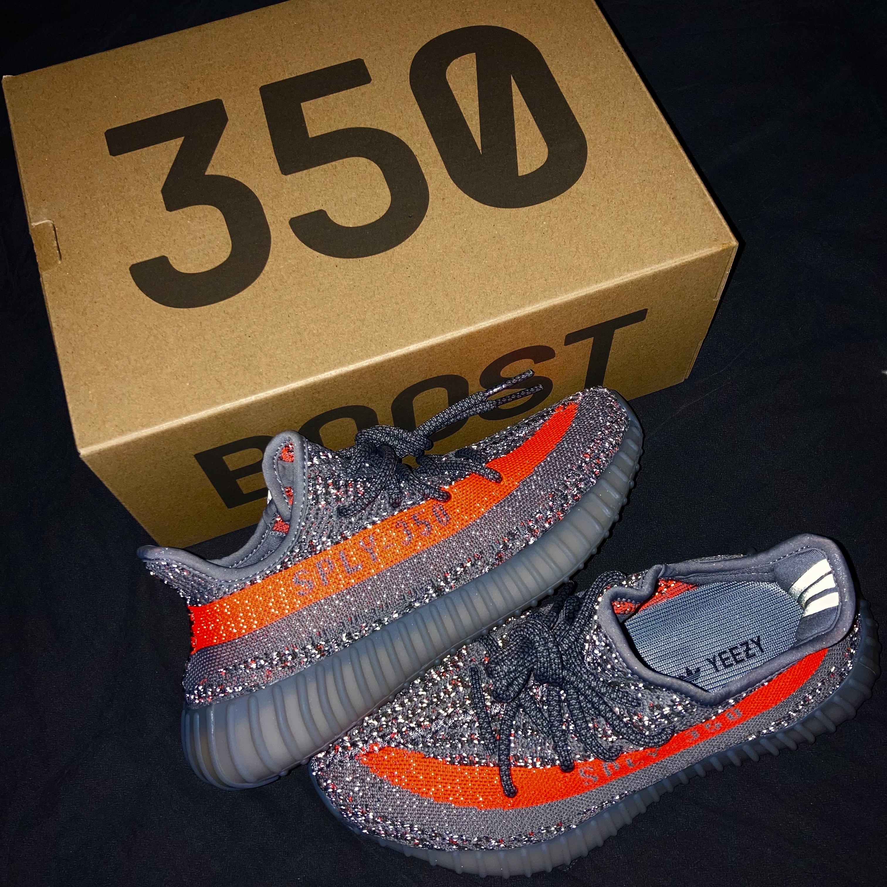 Adidas Yeezy Boost 350 V2 Beluga - Reflective 착용 스타일 - 2