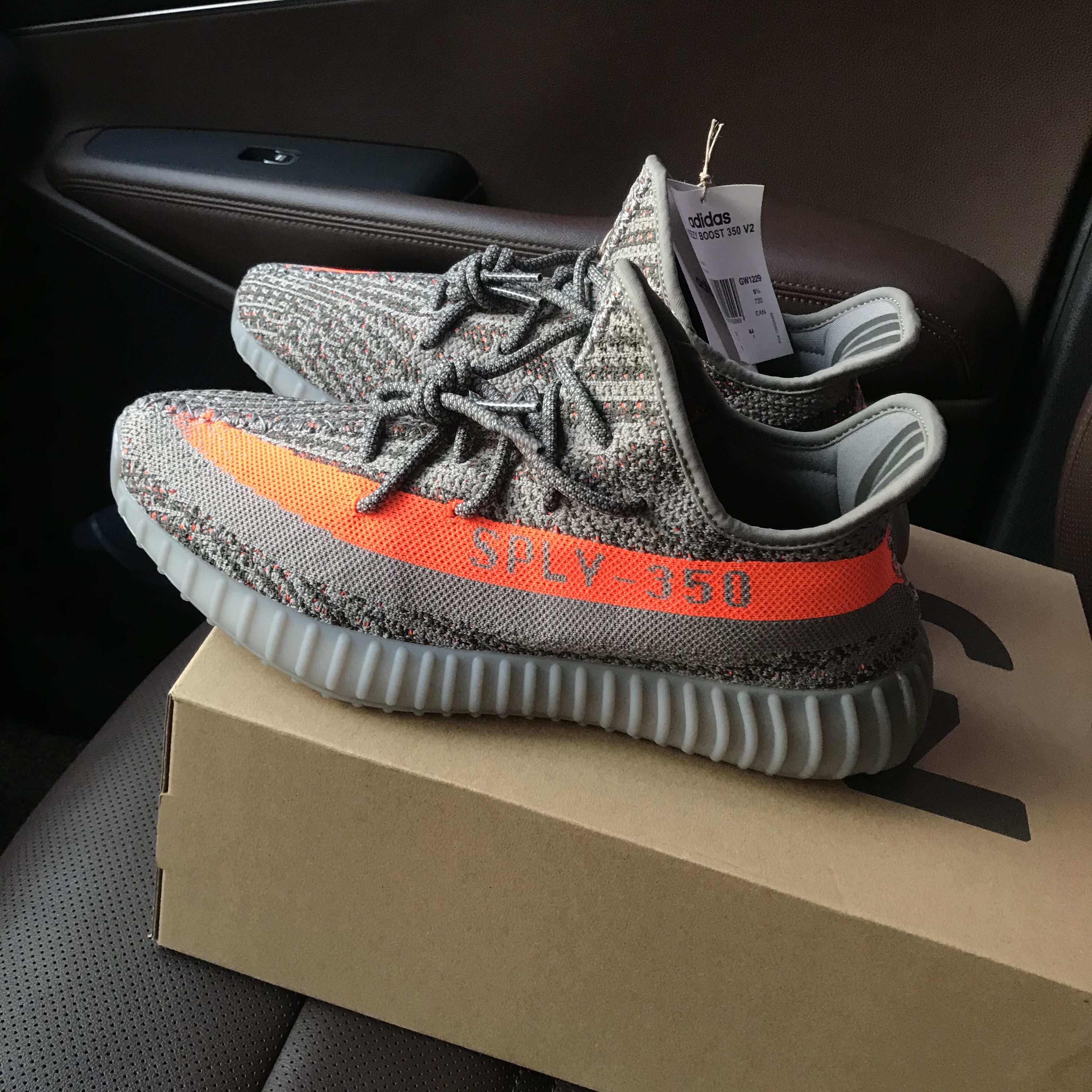 Adidas Yeezy Boost 350 V2 Beluga - Reflective 착용 스타일 - 3