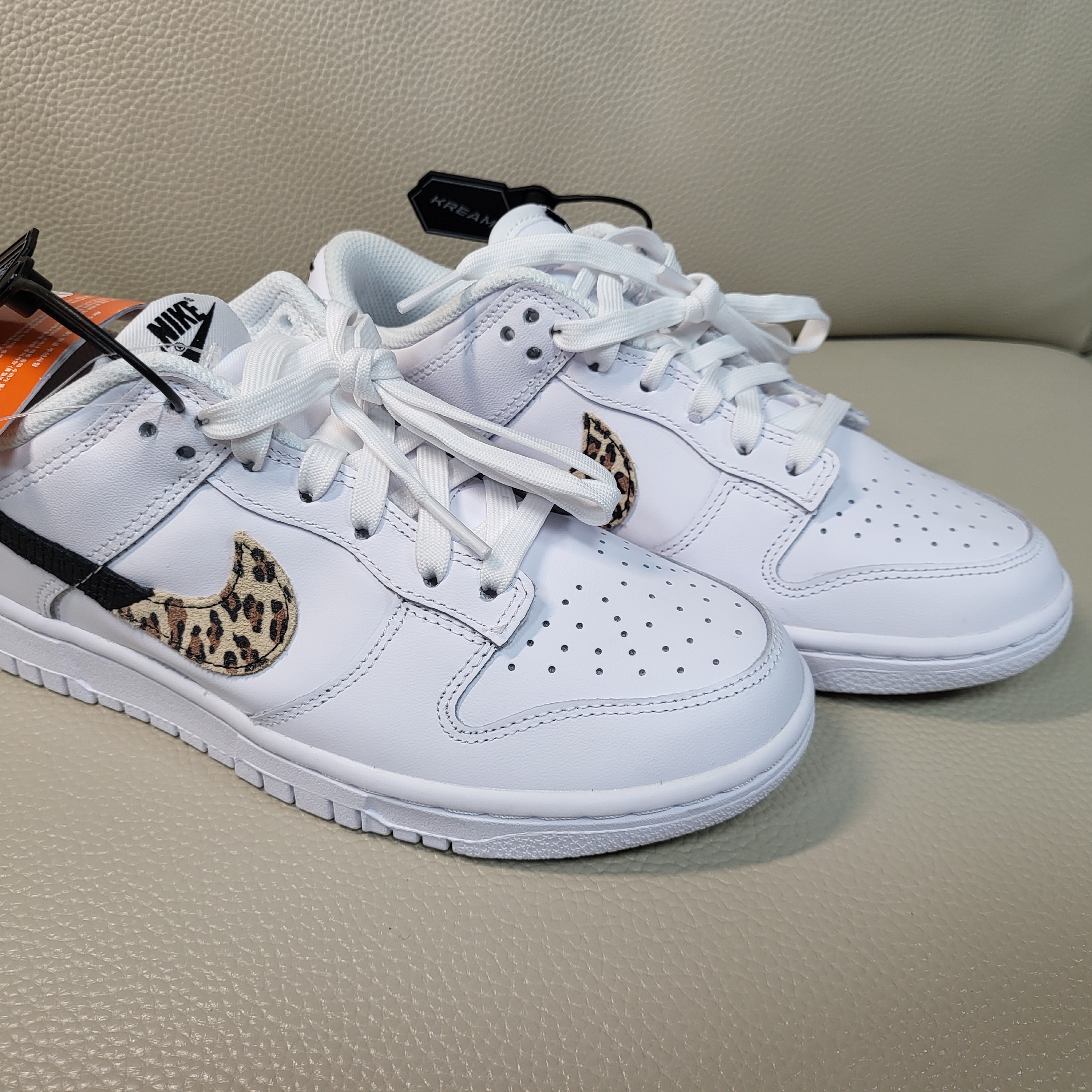 (W) Nike Dunk Low SE Primal White 착용 스타일 - 2