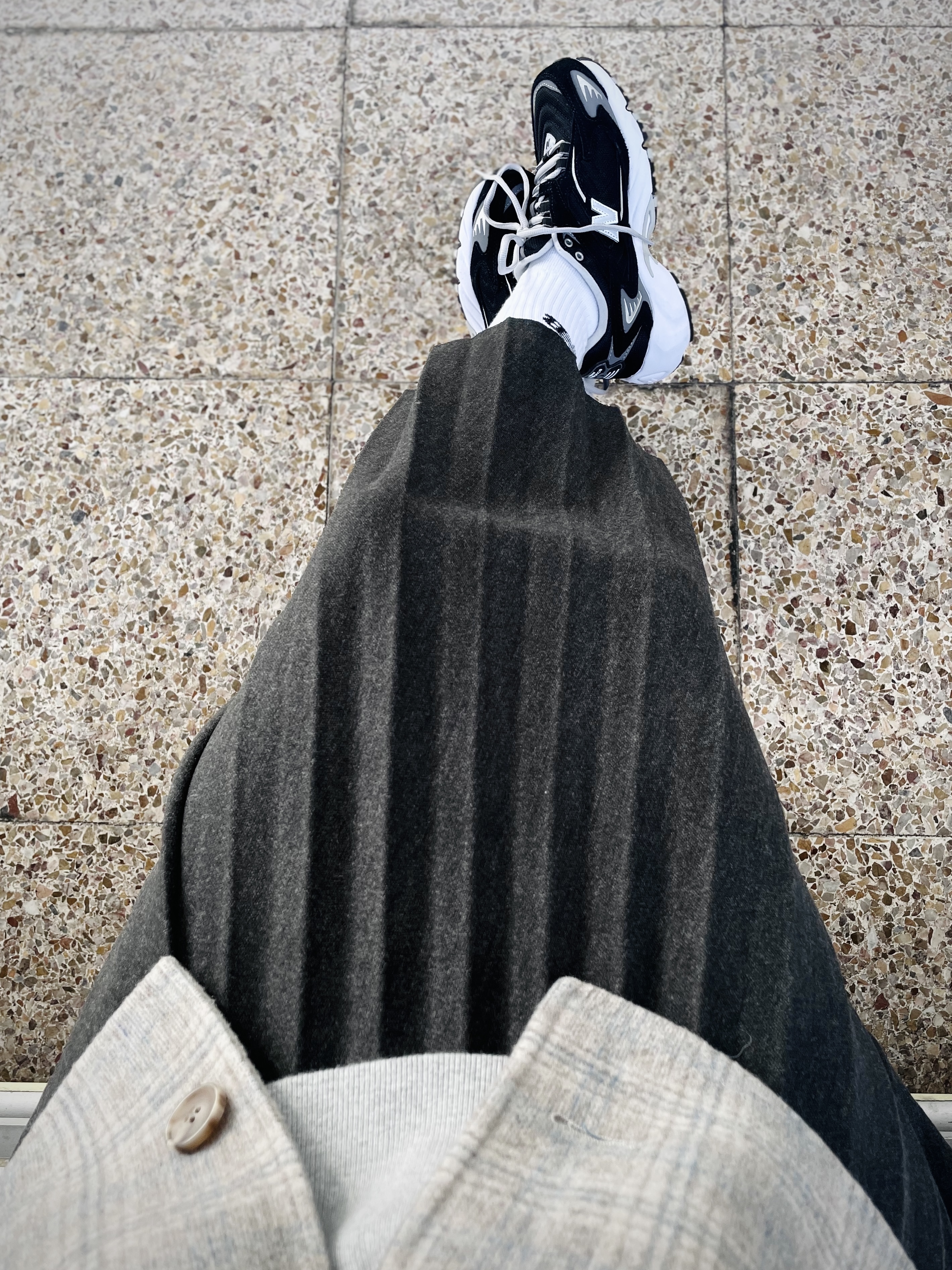 New Balance 725 Black 착용 스타일