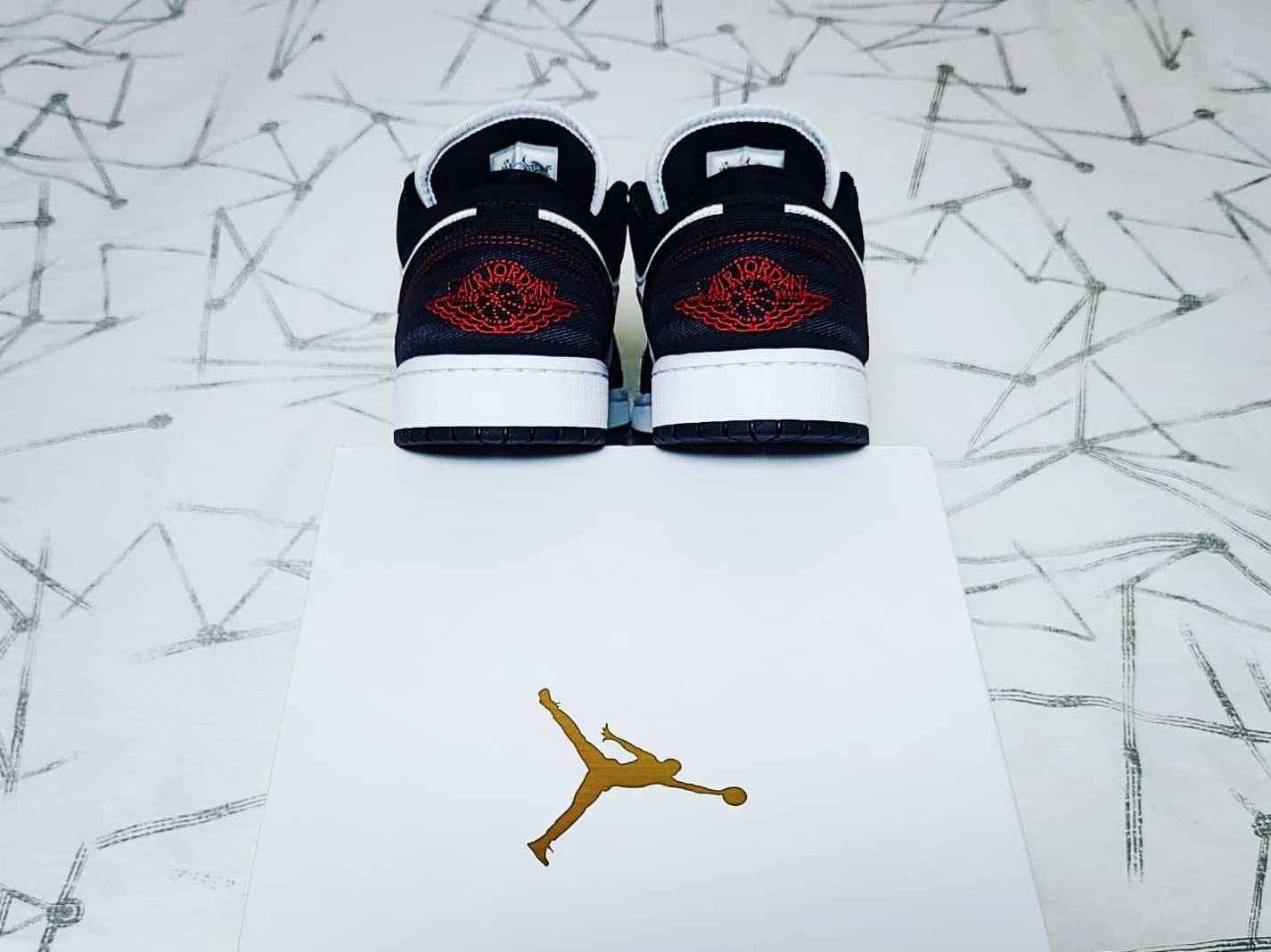 (W) Jordan 1 Low SE Utility White Gym Red Black 착용 스타일 - 5