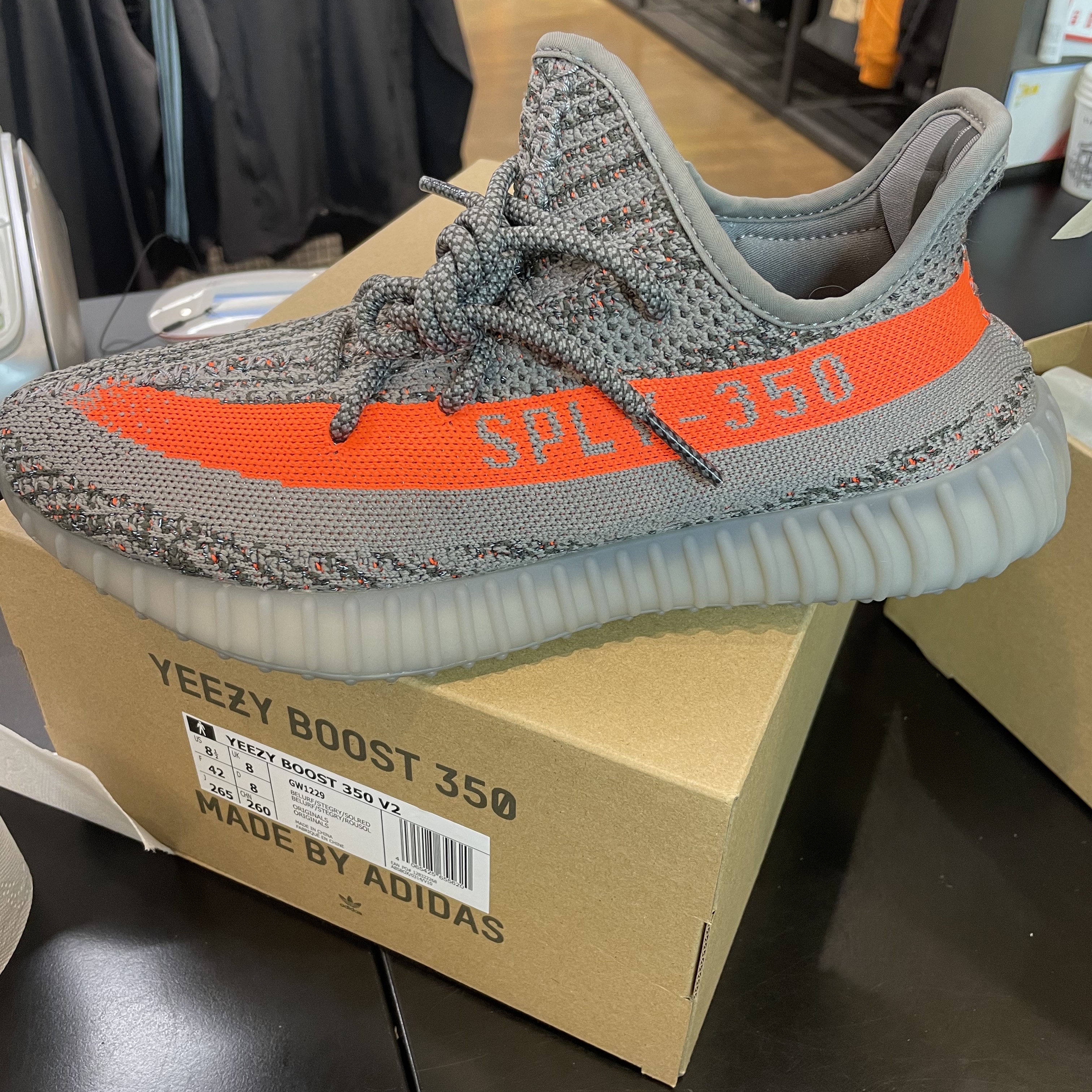 Adidas Yeezy Boost 350 V2 Beluga - Reflective 착용 스타일