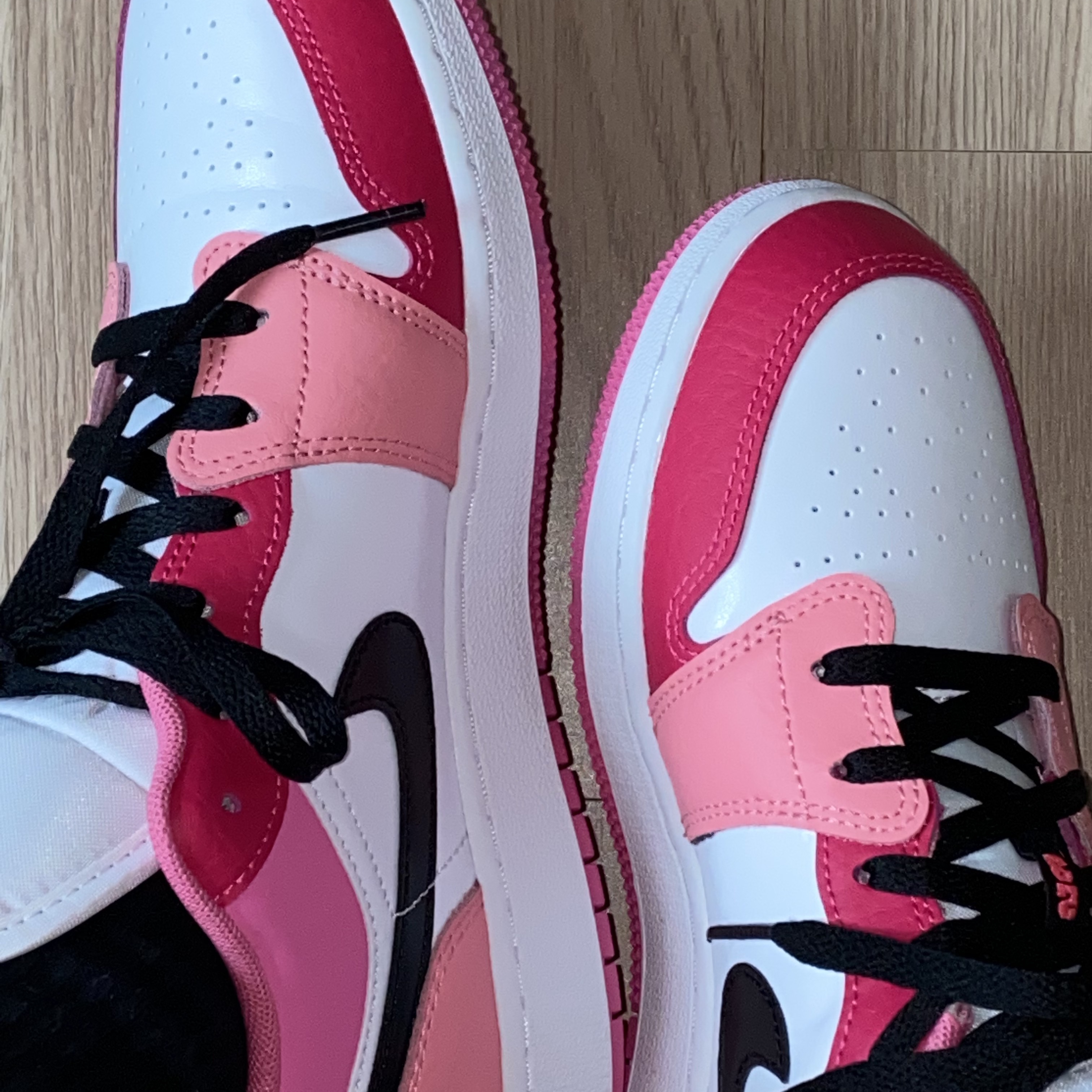 (GS) Jordan 1 Low Rush Pink 착용 스타일 - 3