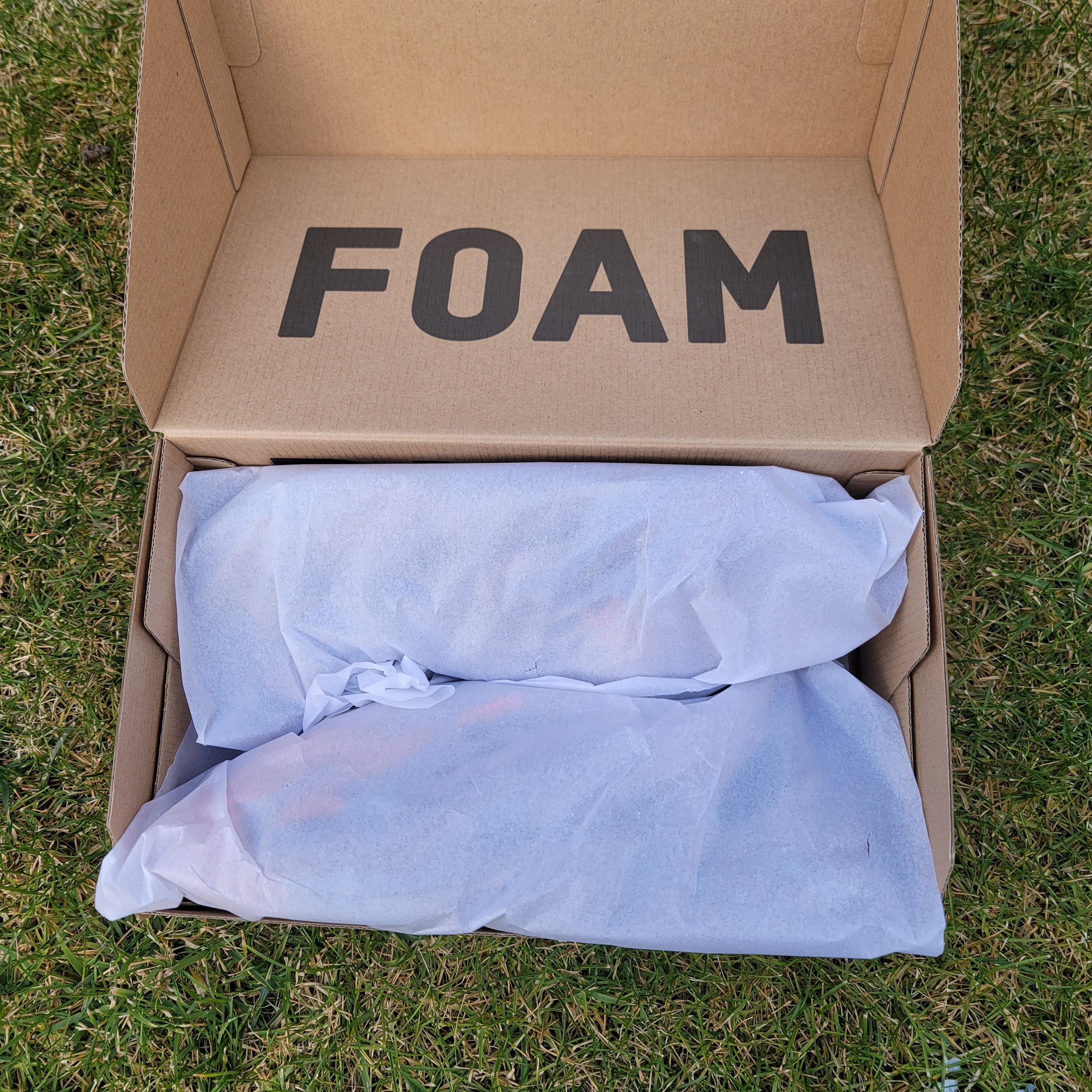 Adidas Yeezy Foam RNNR MX Sand Grey 착용 스타일 - 4