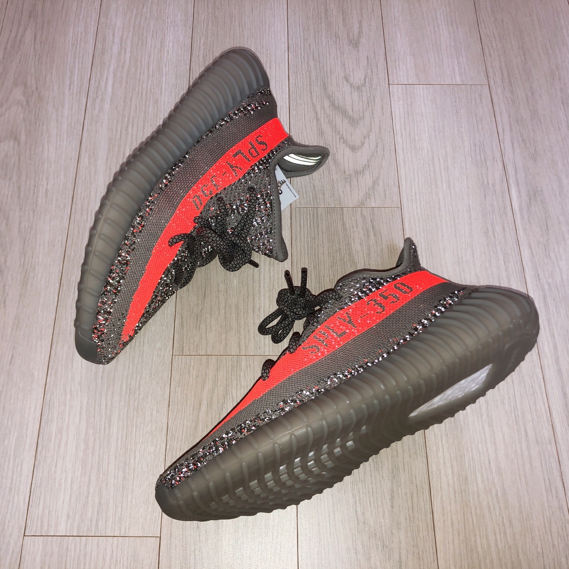 Adidas Yeezy Boost 350 V2 Beluga - Reflective 착용 스타일 - 1