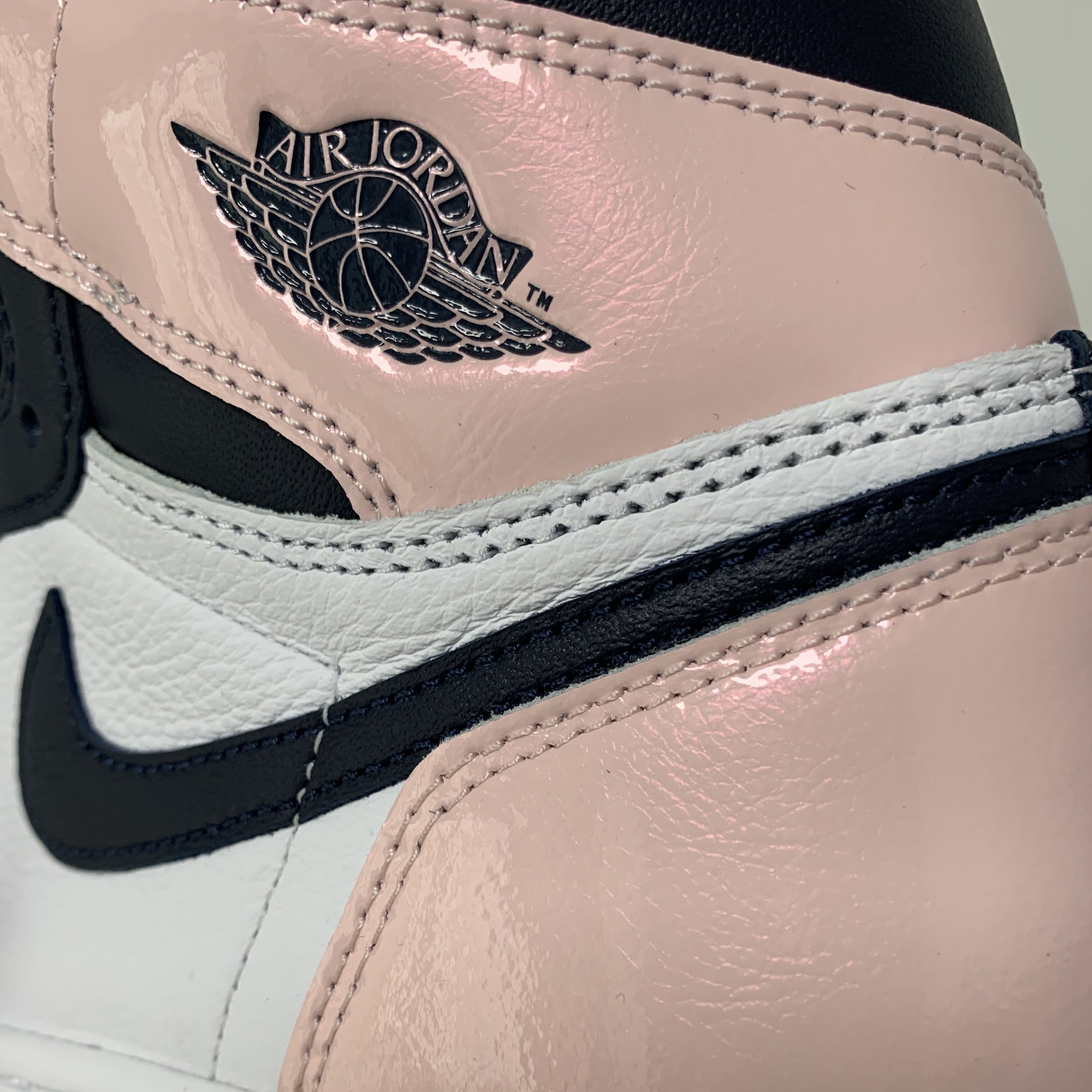(W) Jordan 1 Retro High OG Atmosphere 착용 스타일