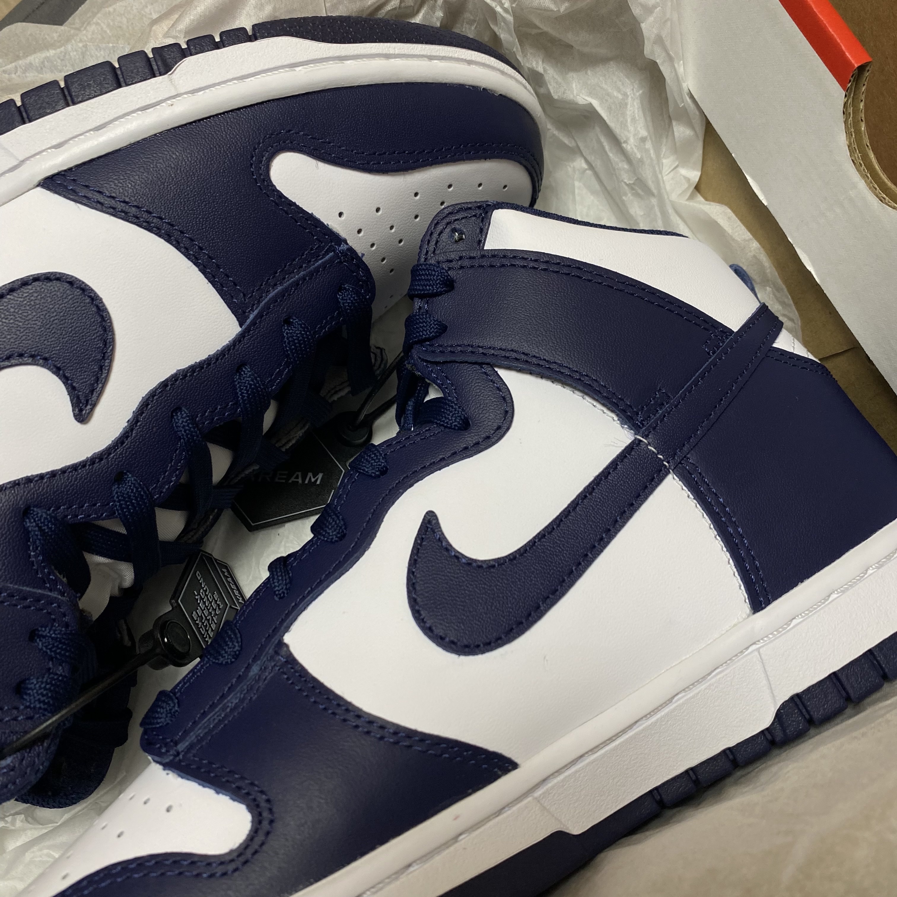Nike Dunk High Retro Championship Navy 착용 스타일 - 2