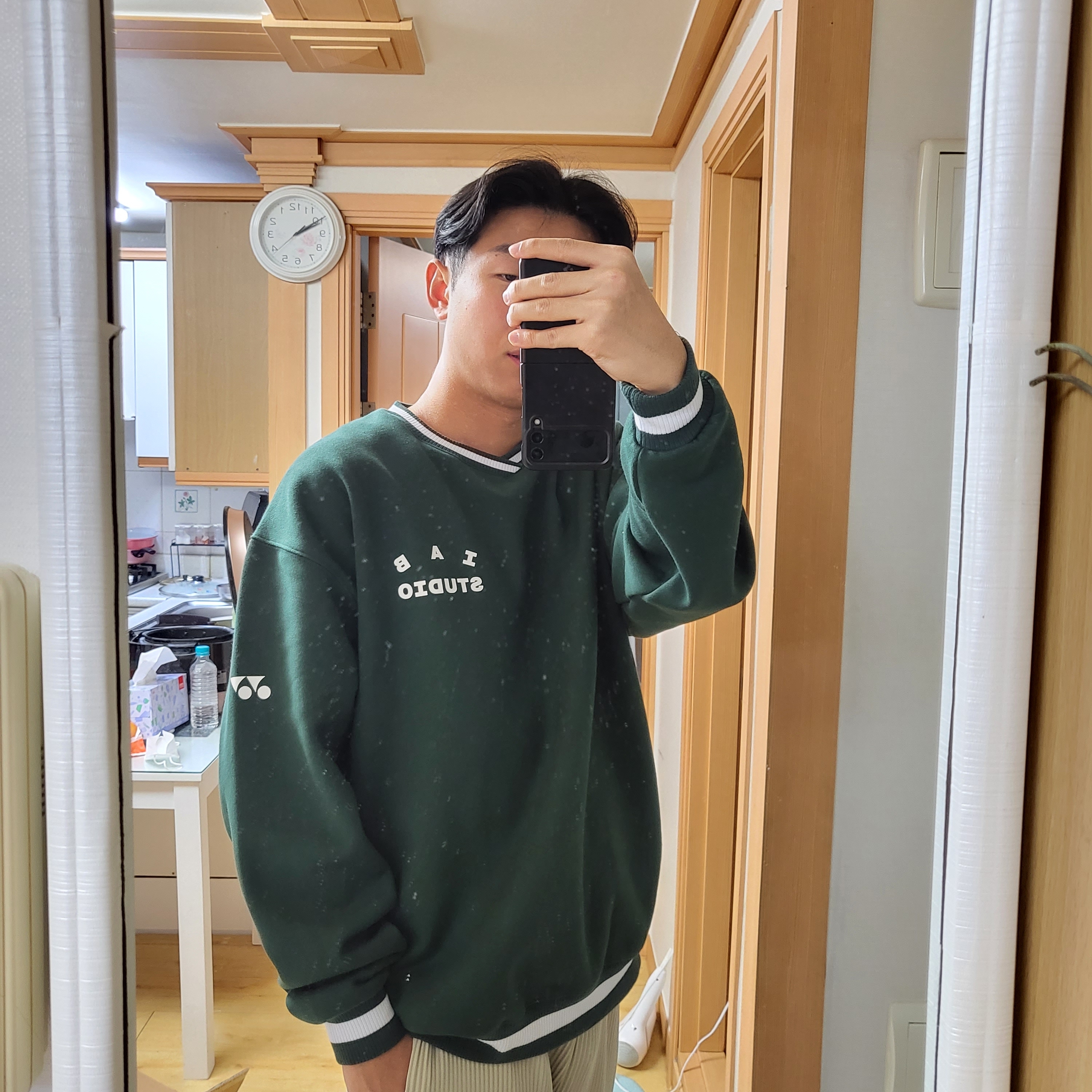 IAB Studio x Yonex Sweatshirt Green 착용 스타일