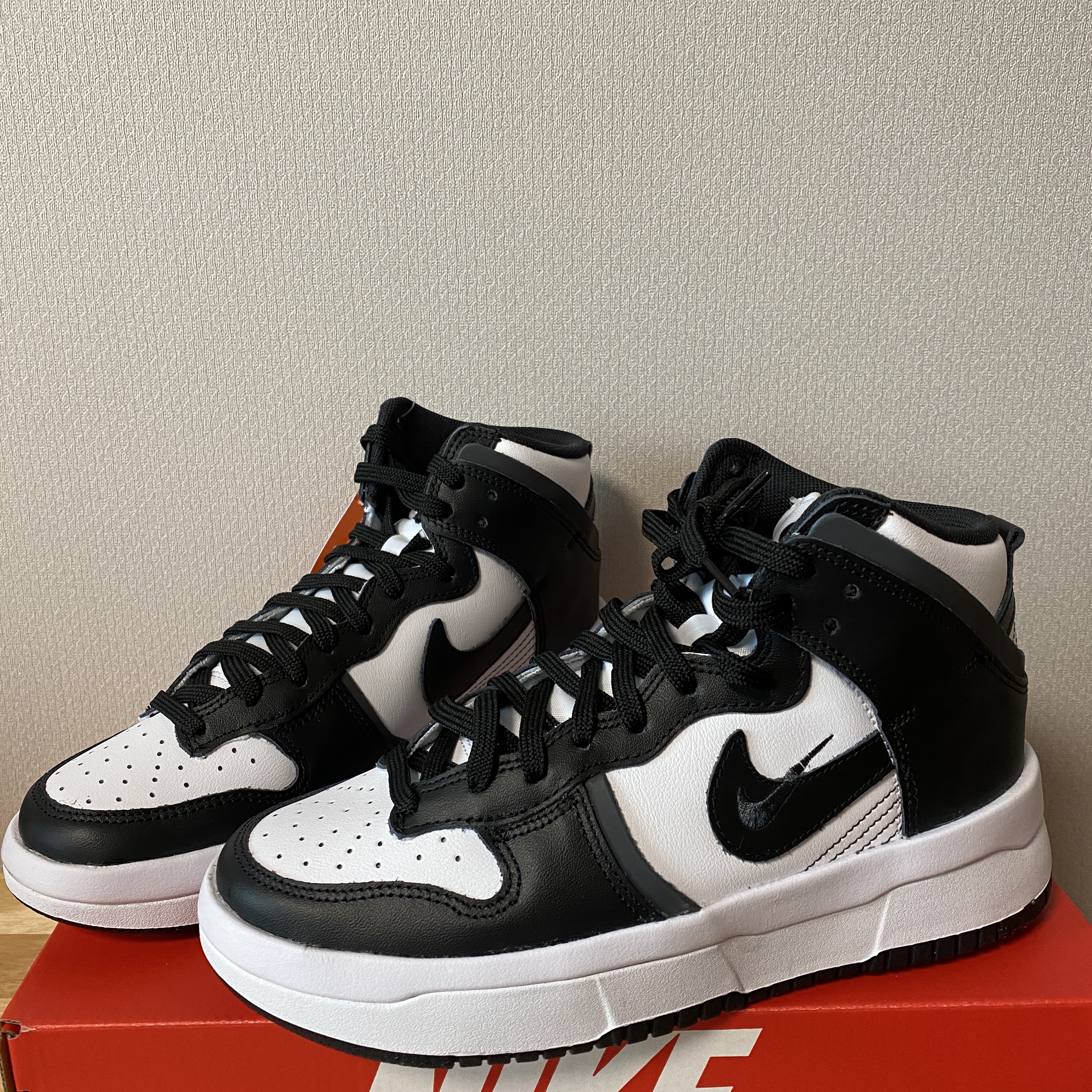 (W) Nike Dunk High Up Black and White 착용 스타일