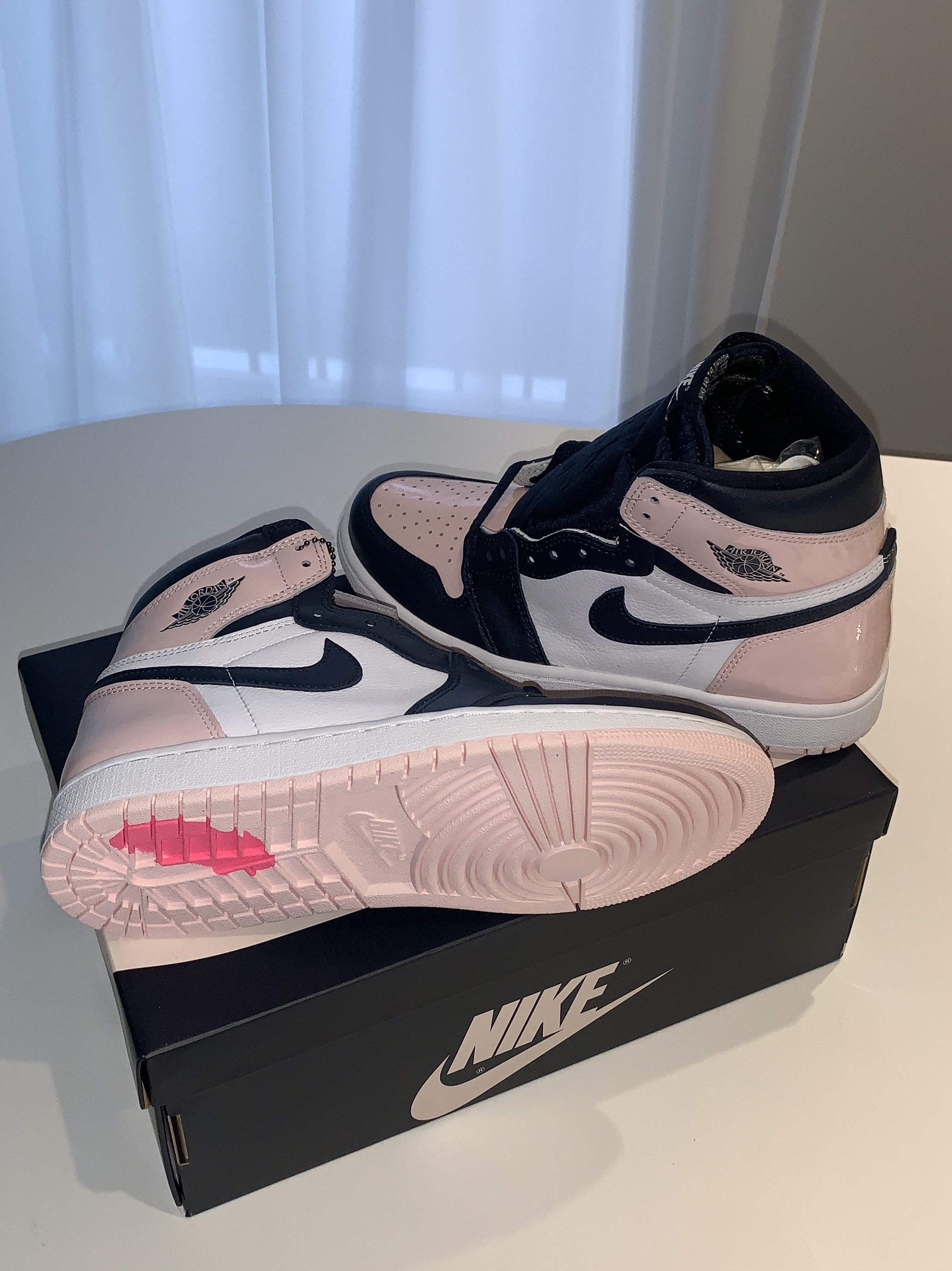 (W) Jordan 1 Retro High OG Atmosphere 착용 스타일
