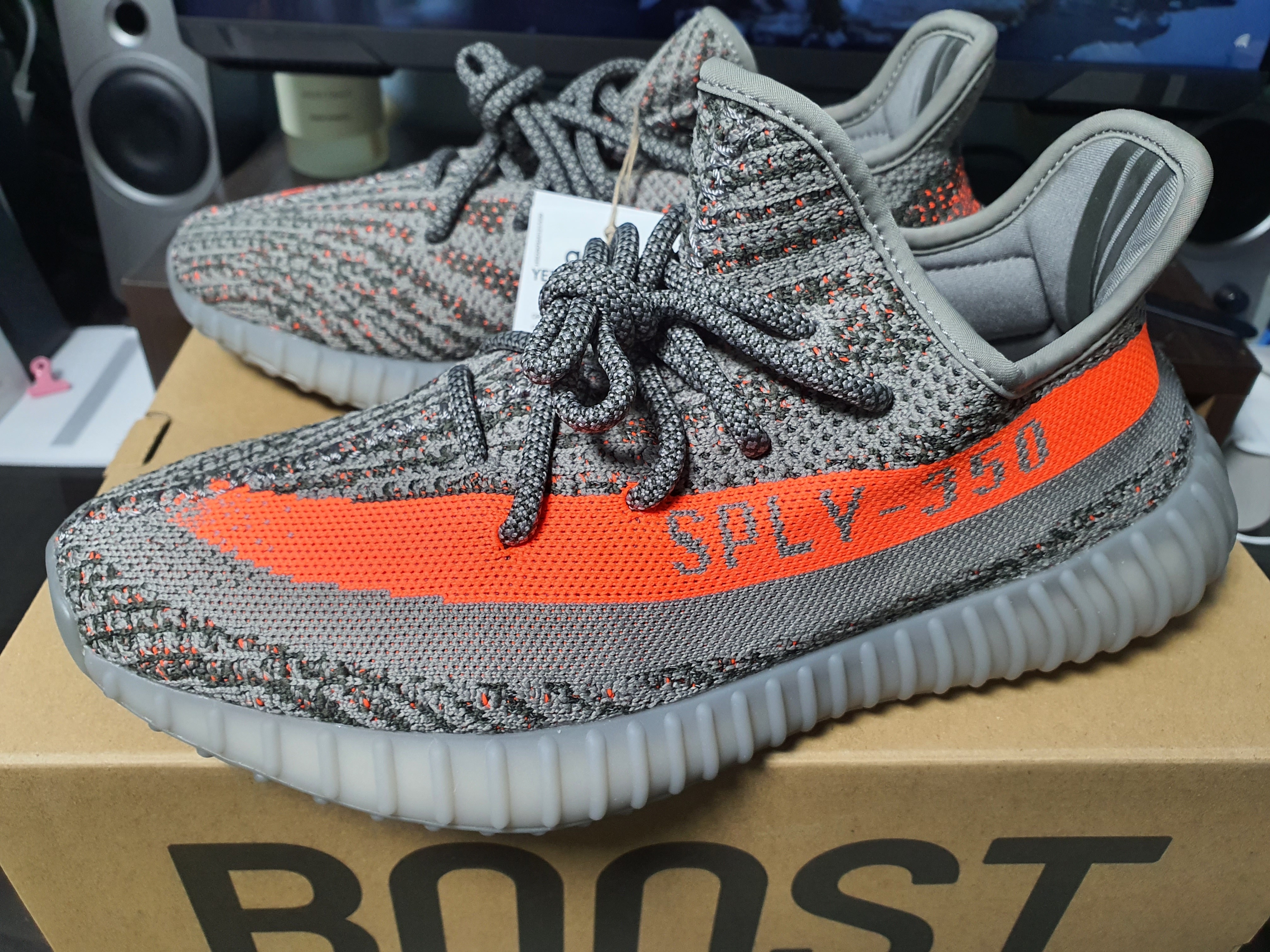 Adidas Yeezy Boost 350 V2 Beluga - Reflective 착용 스타일 - 1
