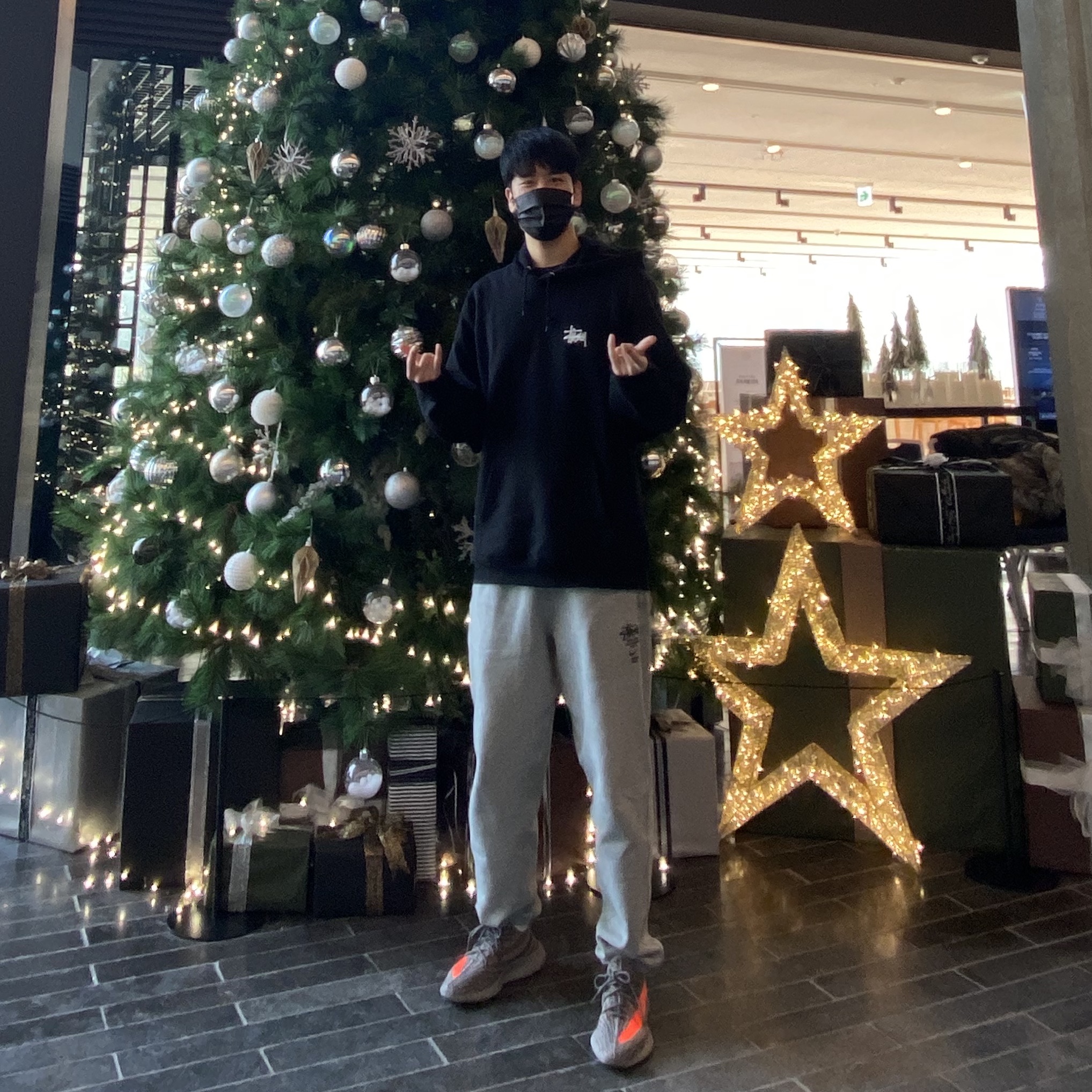 Adidas Yeezy Boost 350 V2 Beluga - Reflective, Nike x Stussy NRG ZR Fleece Pants Heather Grey - US/EU 착용 스타일
