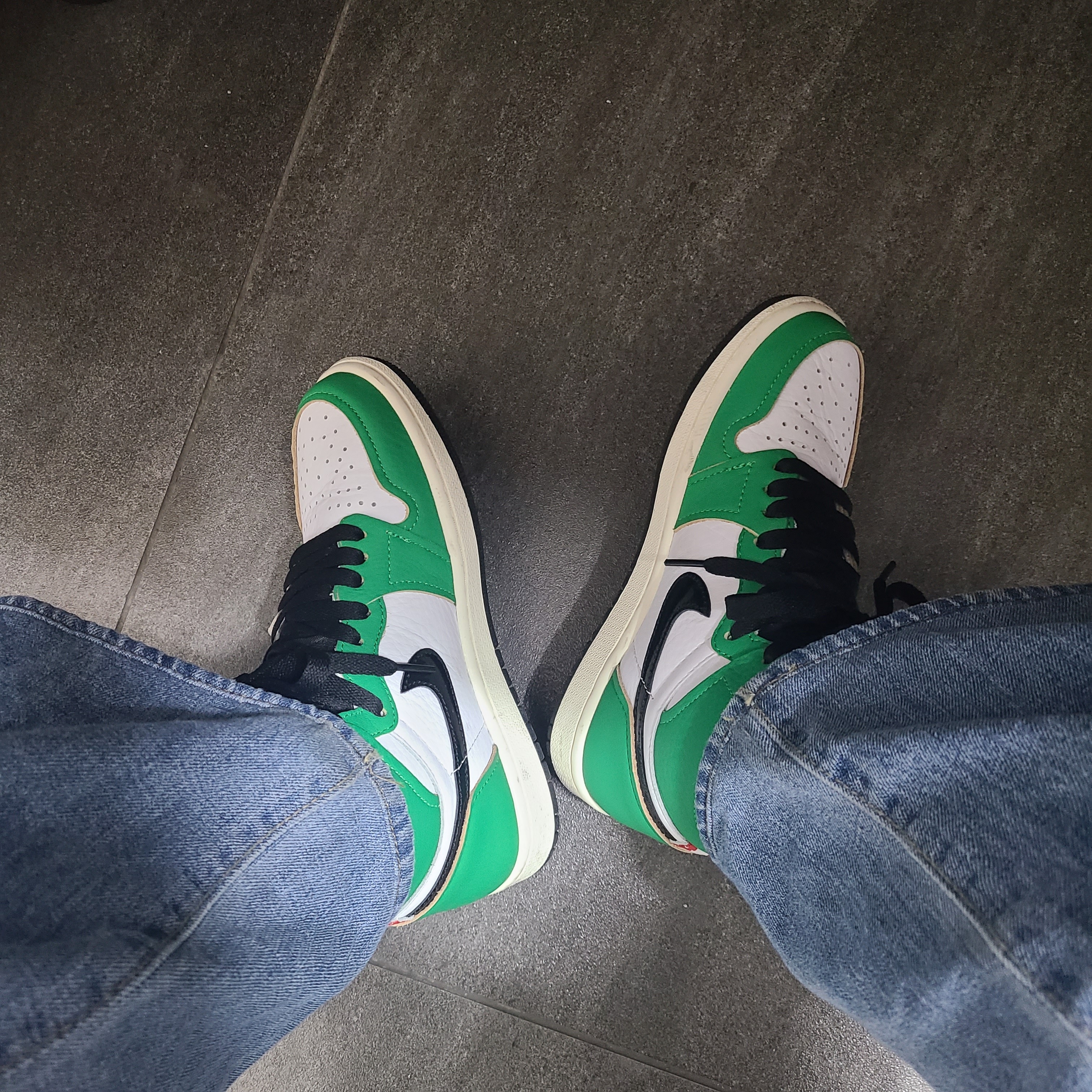 (W) Jordan 1 Retro High OG Lucky Green 착용 스타일