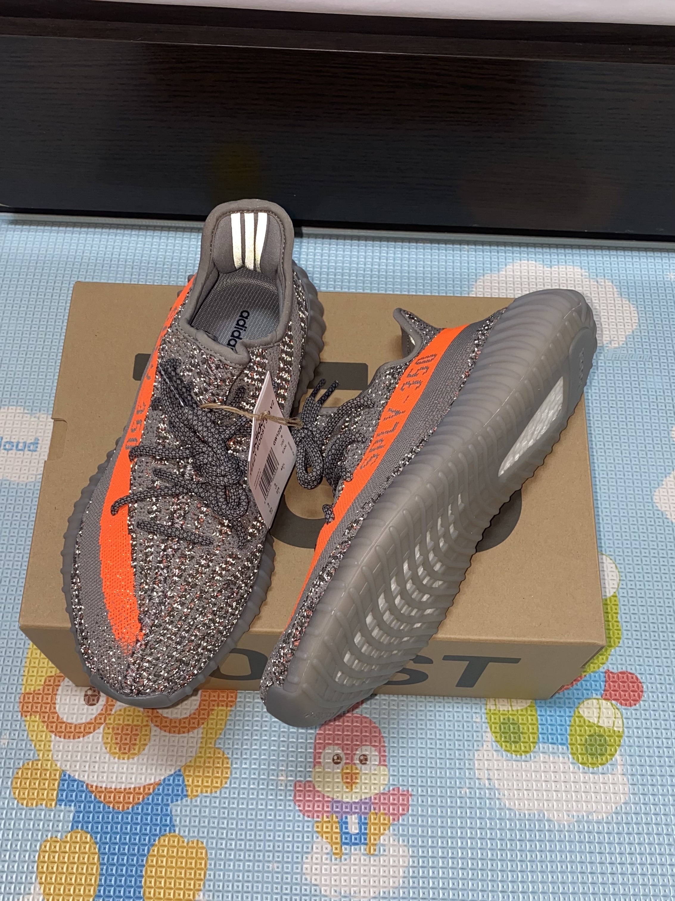 Adidas Yeezy Boost 350 V2 Beluga - Reflective 착용 스타일 - 5