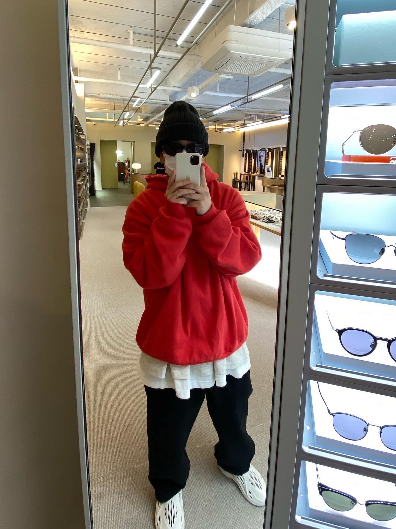 Adidas Yeezy Foam RNNR Ararat 착용 스타일