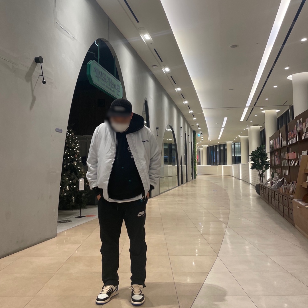 Nike NSW Swoosh Therma-Fit Bomber Black - Asia, Jordan 1 x Travis Scott x Fragment Retro Low OG SP Military Blue 착용 스타일 - 2