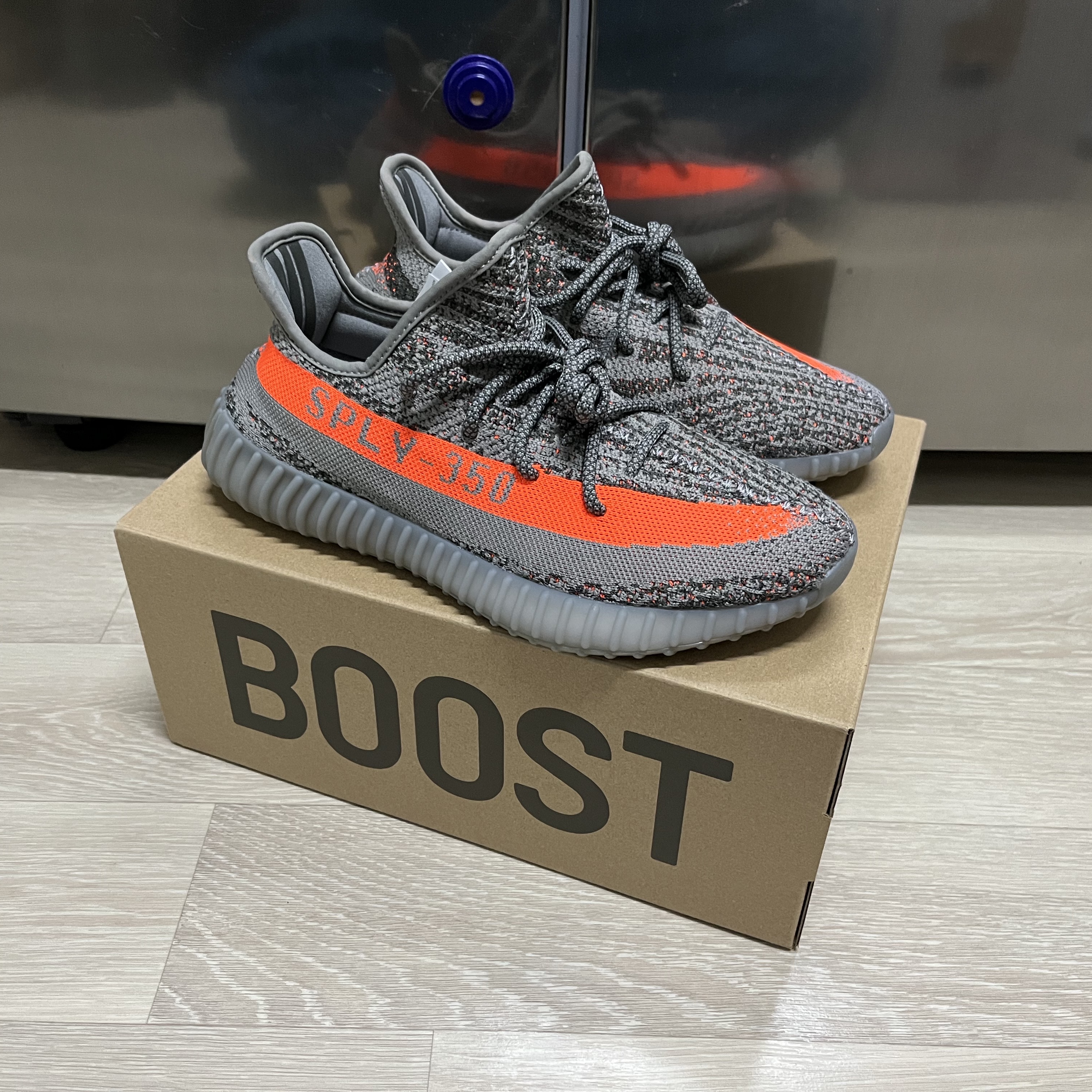 Adidas Yeezy Boost 350 V2 Beluga - Reflective 착용 스타일 - 2