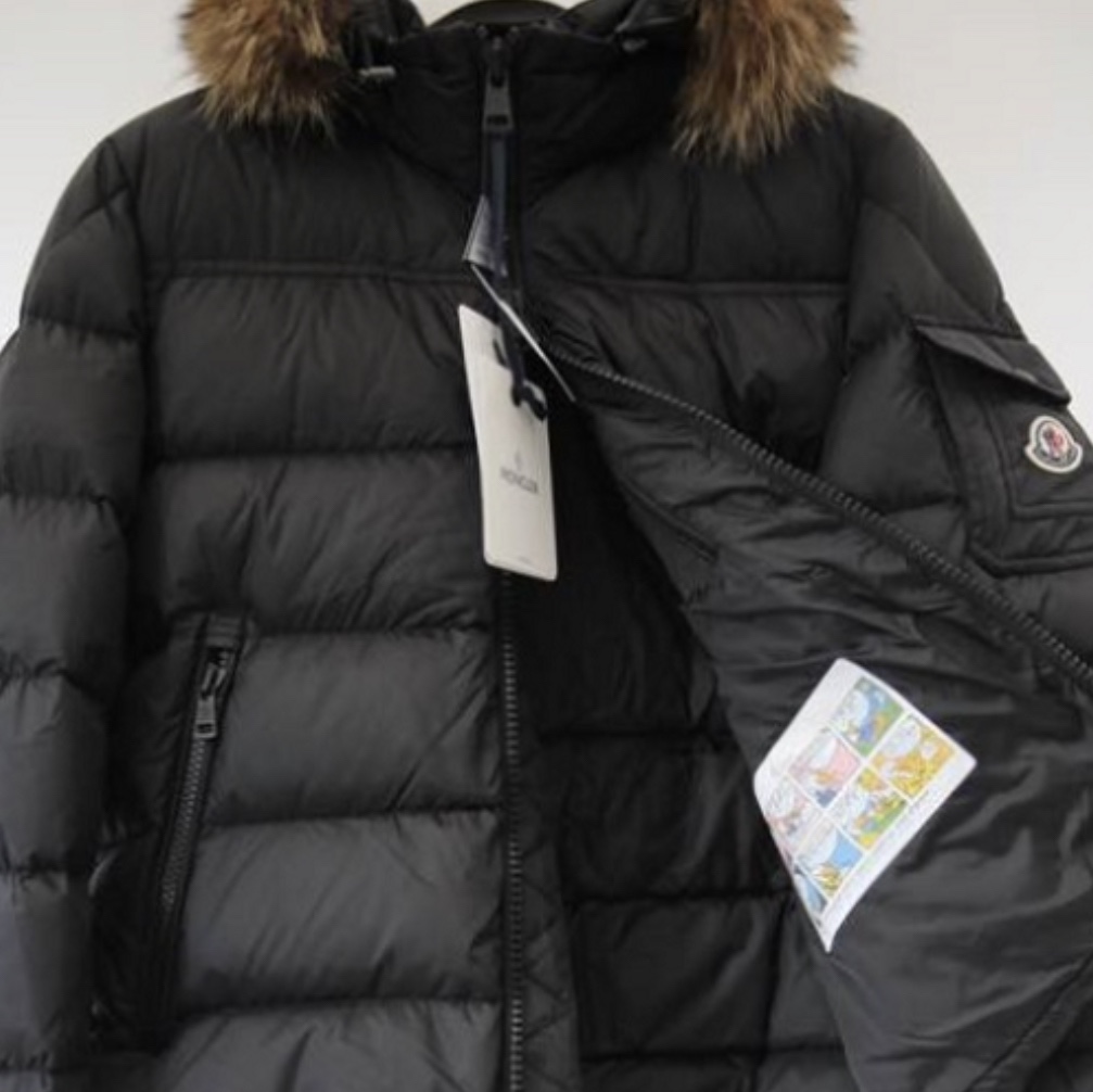 Moncler Marque Short Down Jacket Black - 20FW 착용 스타일