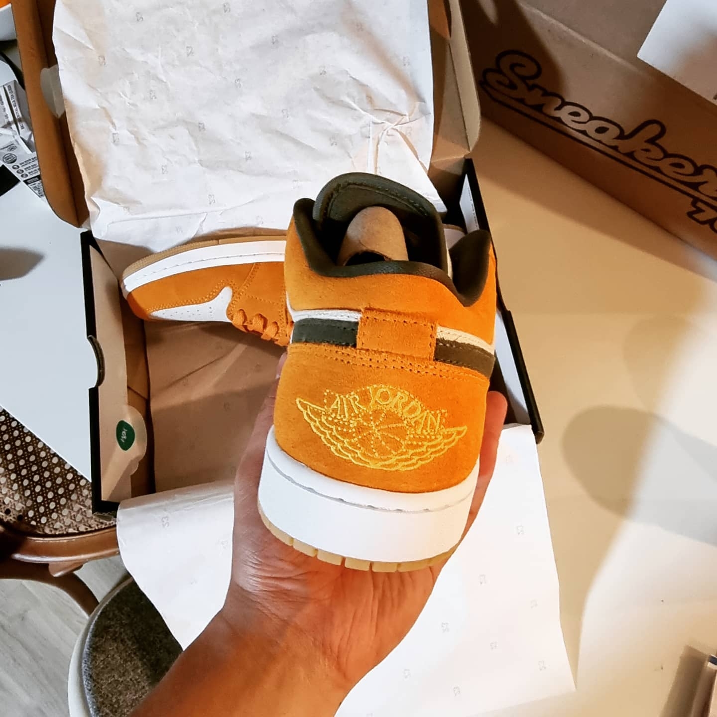 Jordan 1 Low SE Light Curry 착용 스타일 - 5