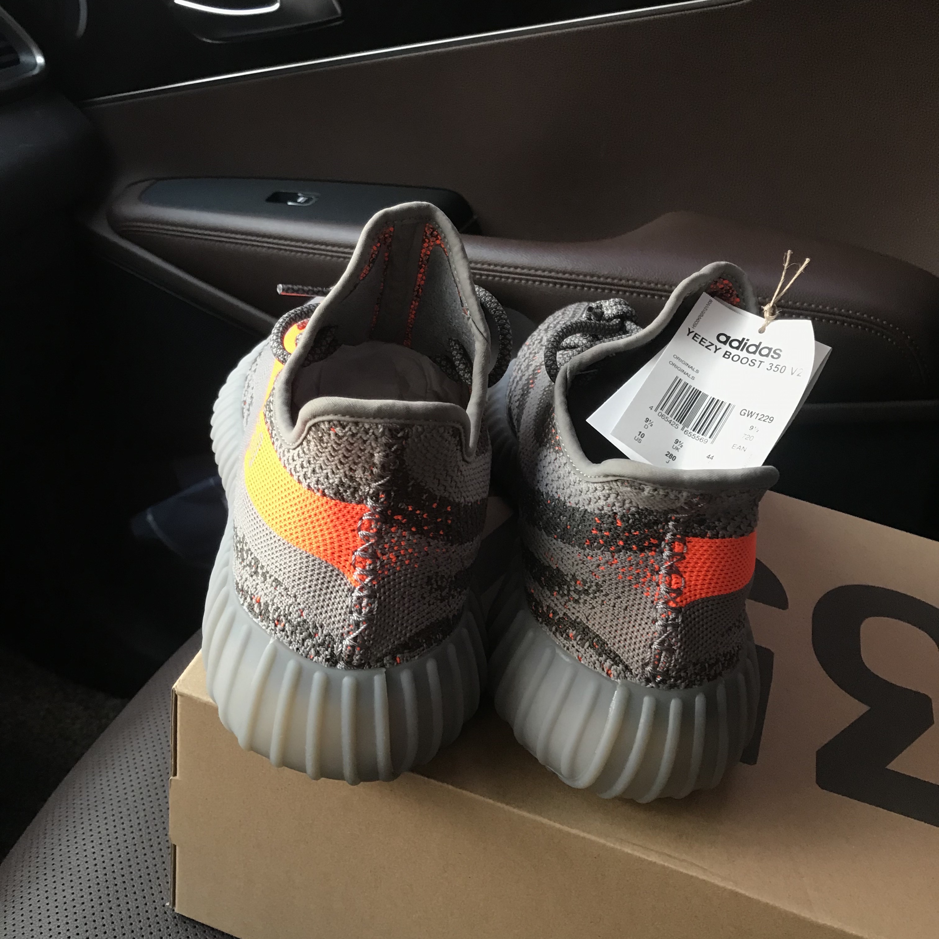 Adidas Yeezy Boost 350 V2 Beluga - Reflective 착용 스타일 - 2