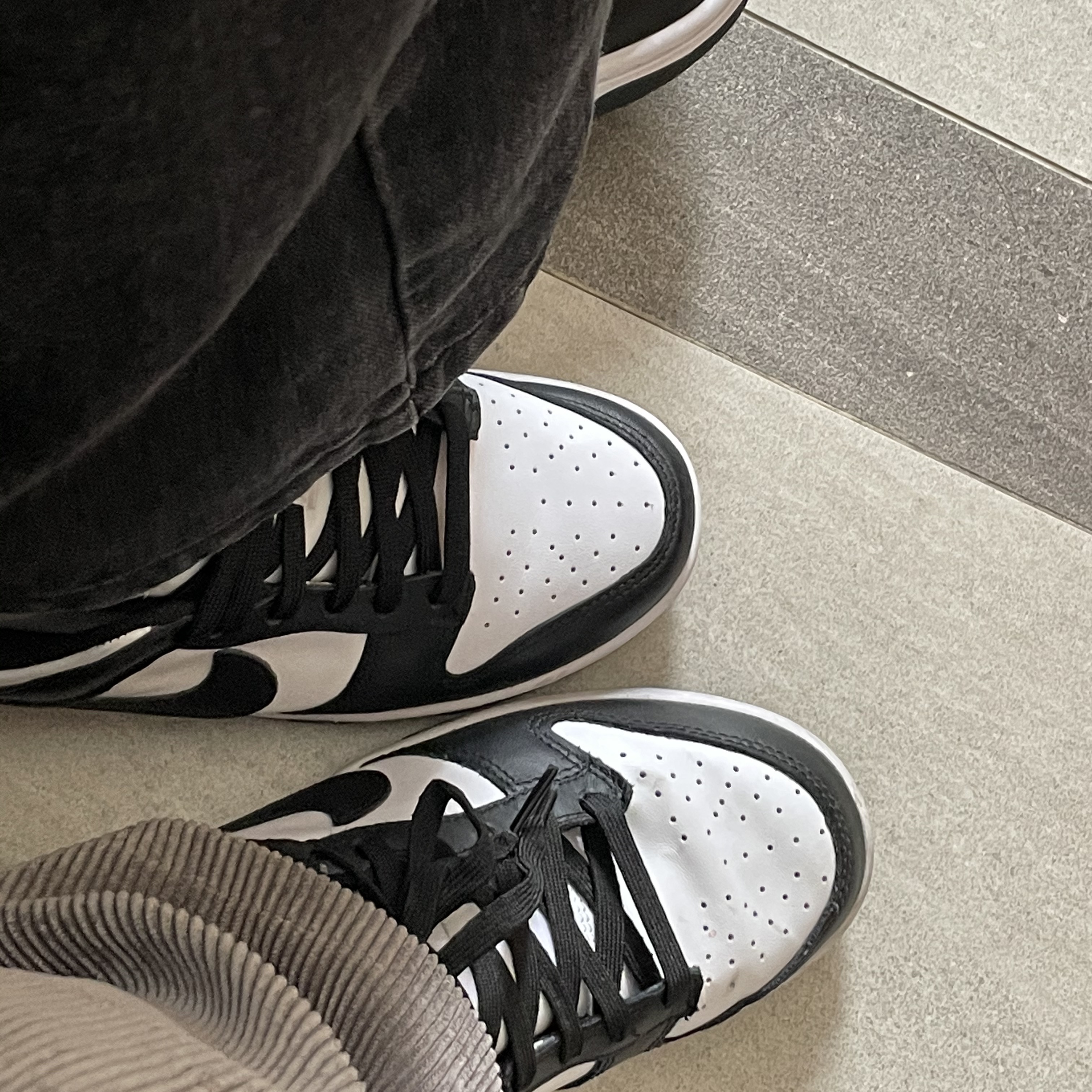 (W) Nike Dunk Low Black 착용 스타일