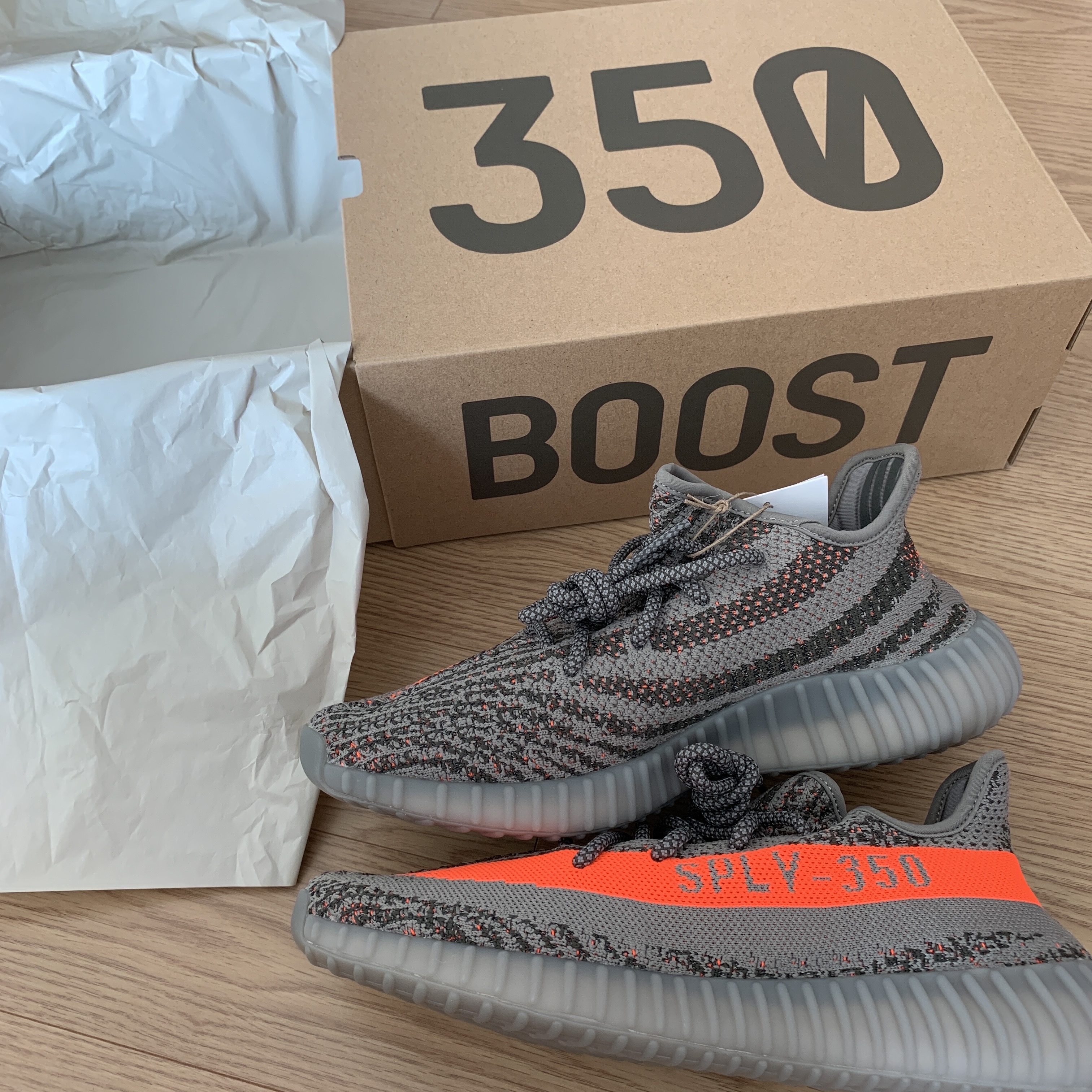 Adidas Yeezy Boost 350 V2 Beluga - Reflective 착용 스타일 - 1
