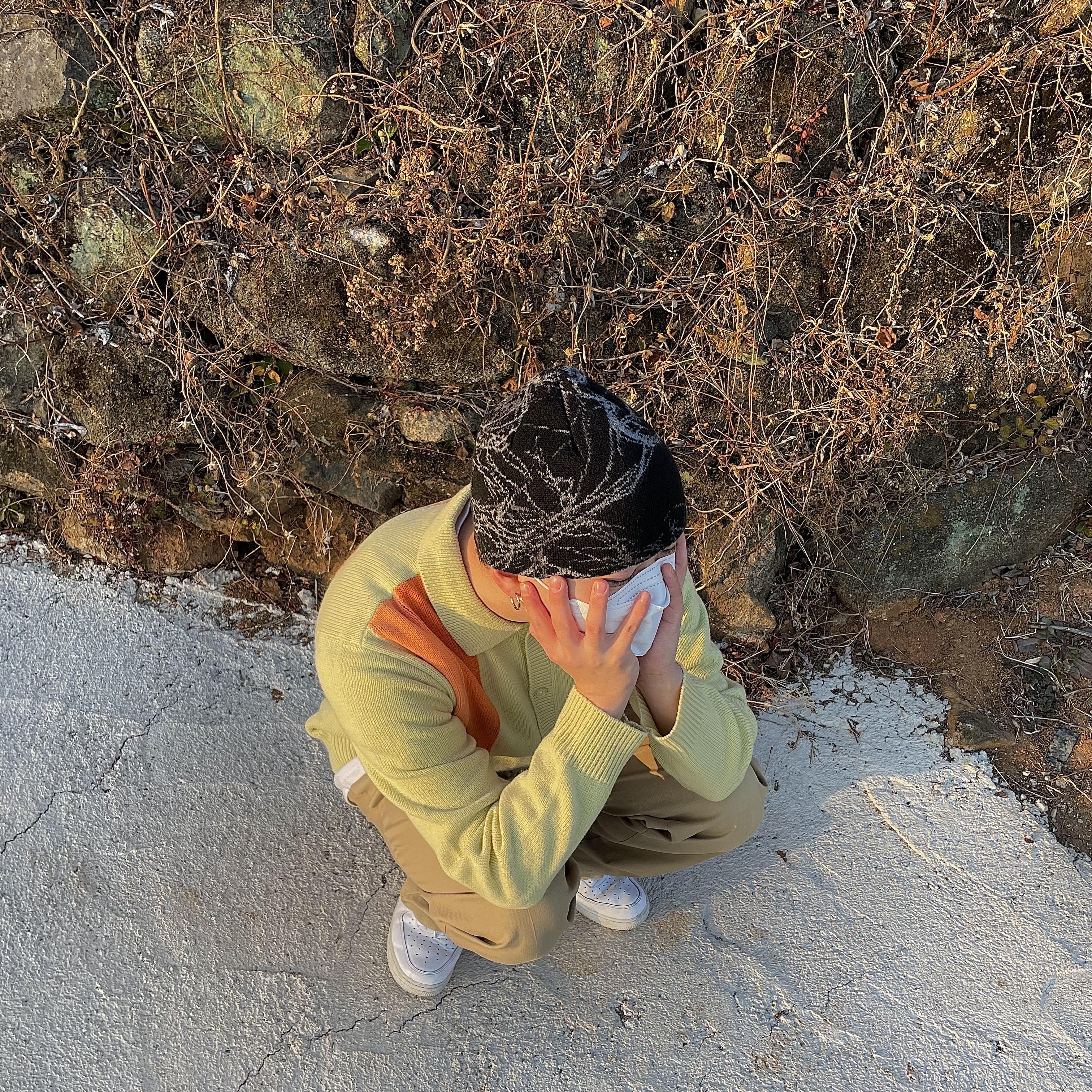 IAB Studio x Obey Archer Cardigan Yellow, Nike Air Force 1 '07 Low White 착용 스타일 - 1