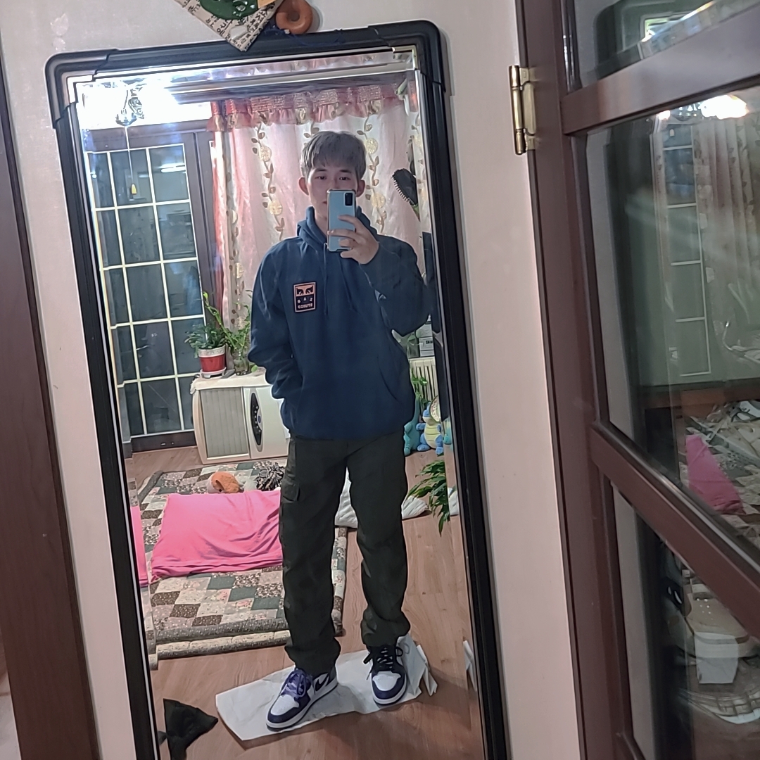 Jordan 1 Retro High OG Court Purple 2020, IAB Studio x Obey Eyes Icon Hoodie Oceana 착용 스타일