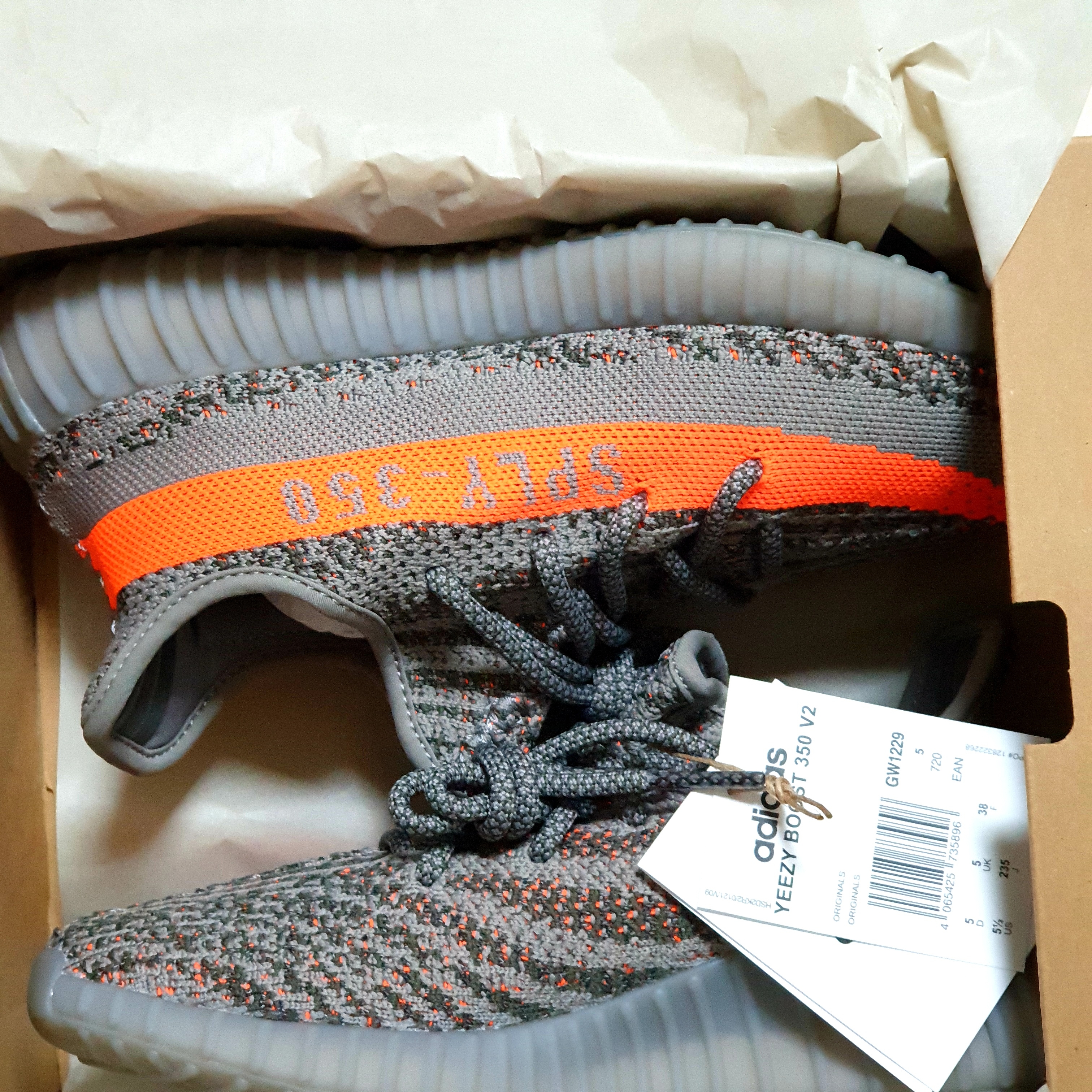 Adidas Yeezy Boost 350 V2 Beluga - Reflective 착용 스타일