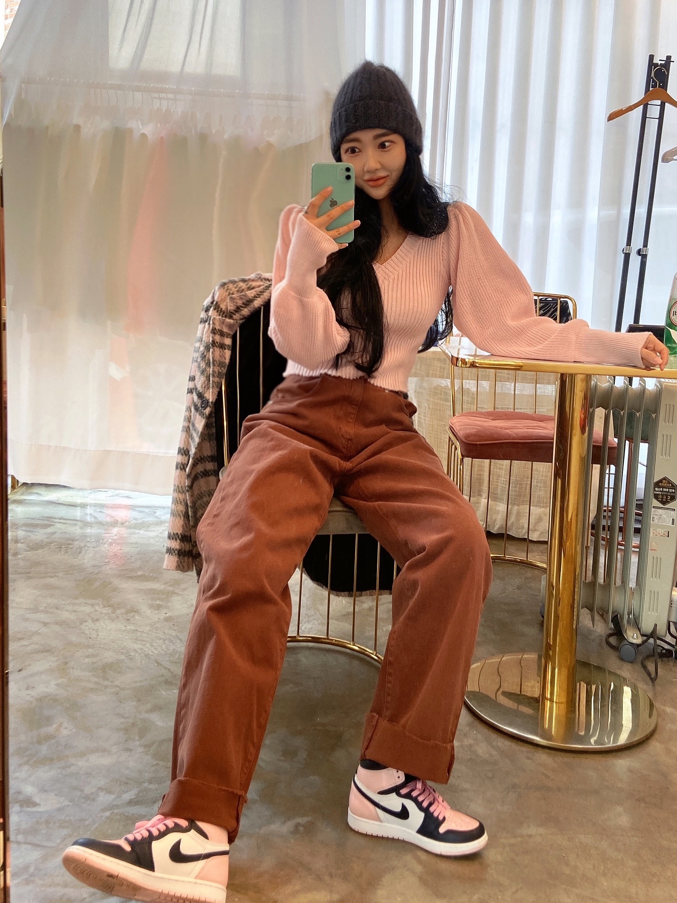 (W) Jordan 1 Retro High OG Atmosphere 착용 스타일 - 1