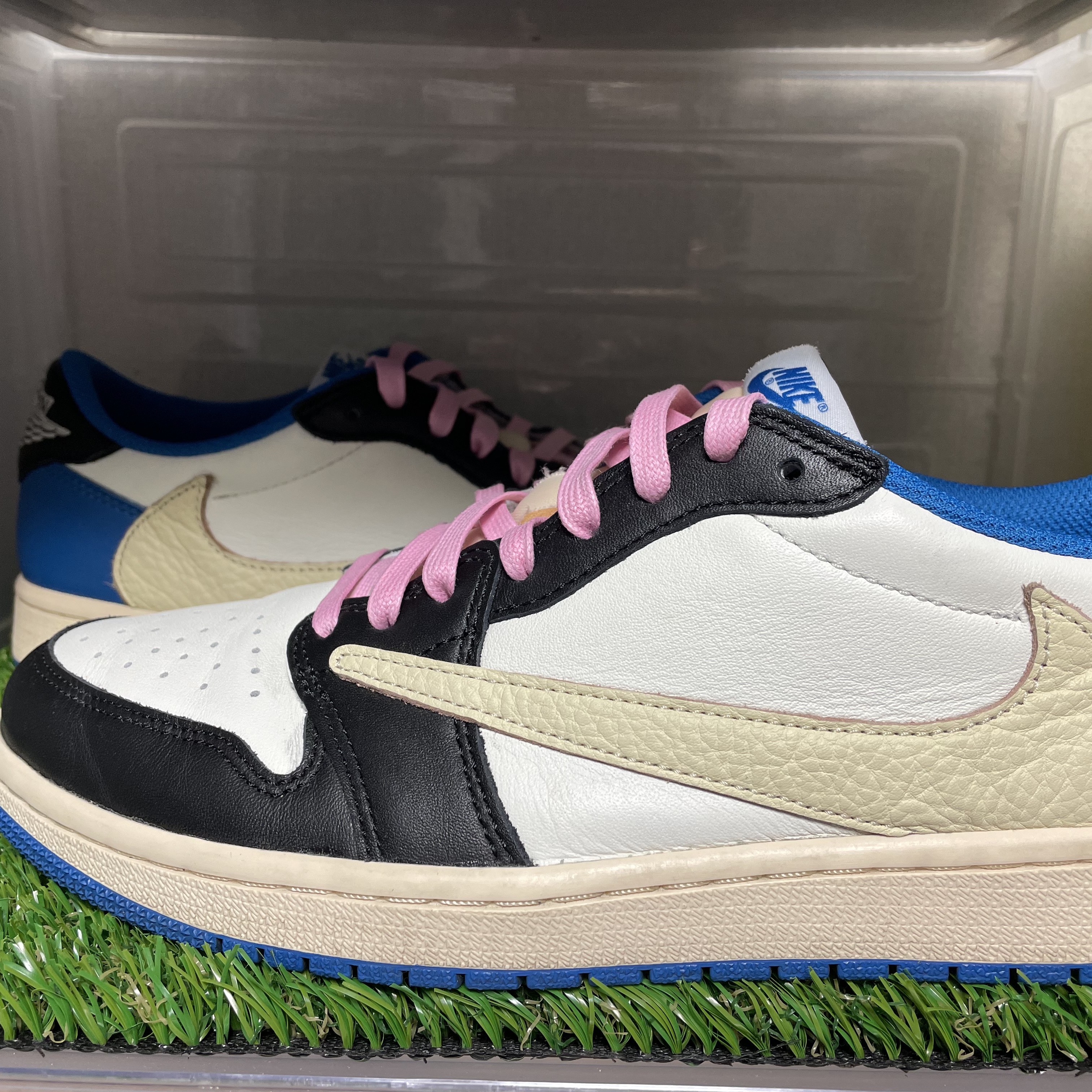 Jordan 1 x Travis Scott x Fragment Retro Low OG SP Military Blue 착용 스타일