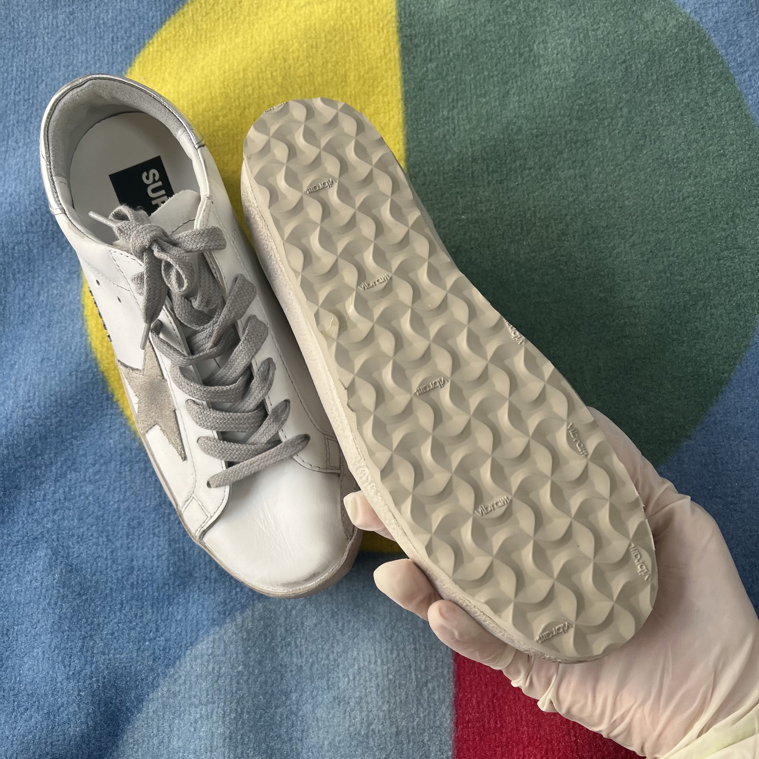 (W) Golden Goose Superstar White Silver Heel Tab Sneakers 착용 스타일 - 2