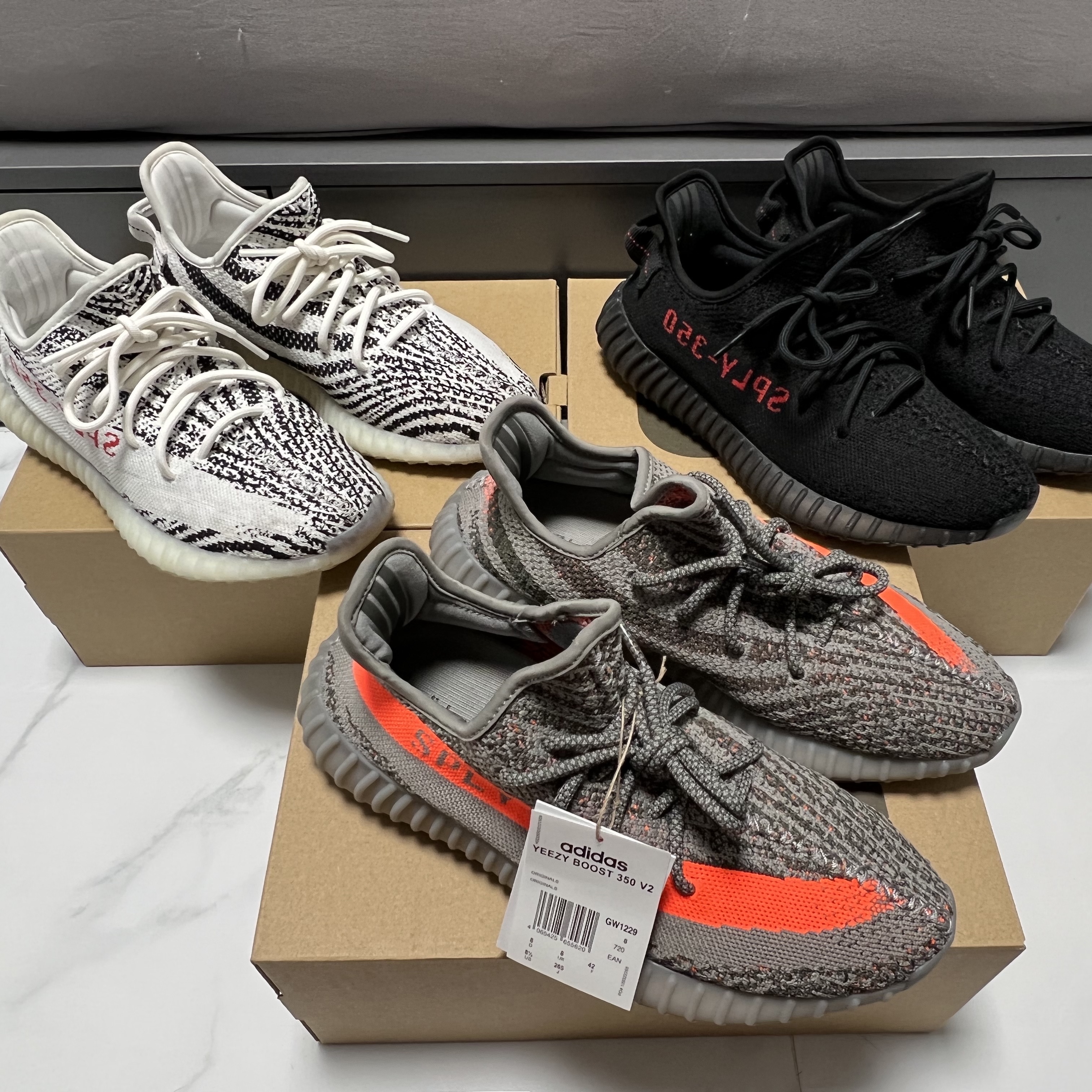 Adidas Yeezy Boost 350 V2 Zebra 2017/2019/2020, Adidas Yeezy Boost 350 V2 Black Red 2020 착용 스타일