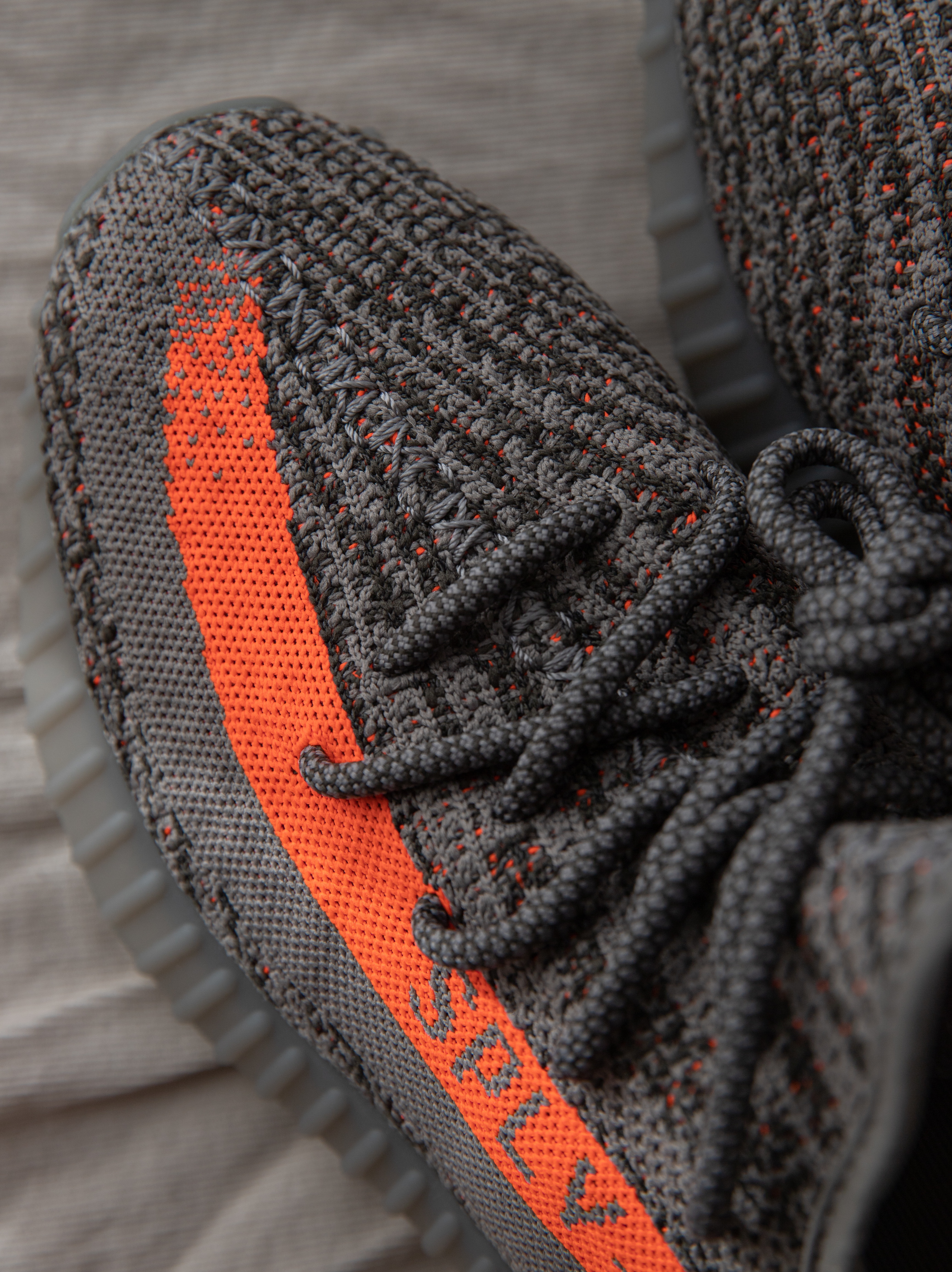 Adidas Yeezy Boost 350 V2 Beluga - Reflective 착용 스타일 - 5