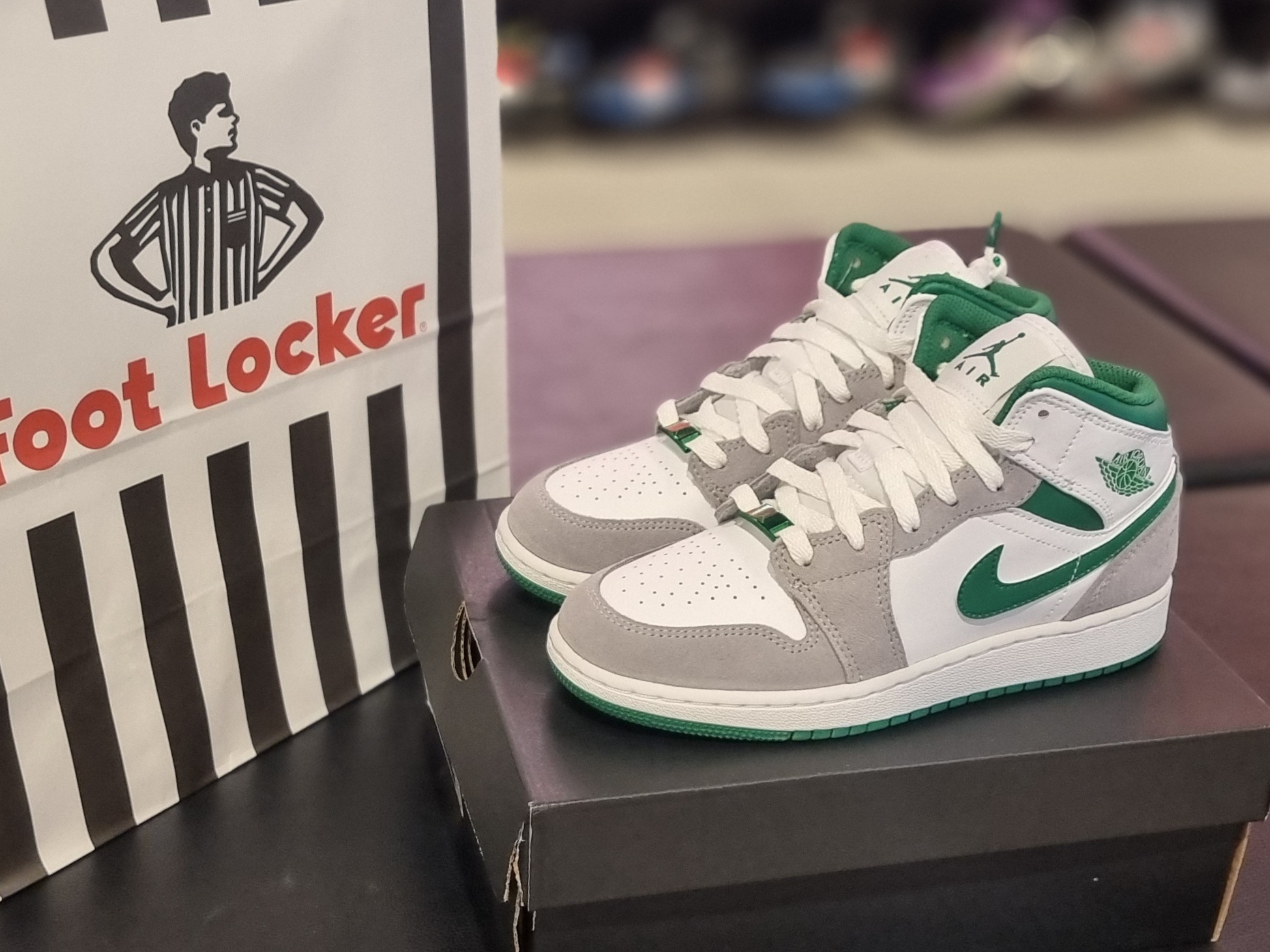 (GS) Jordan 1 Mid SE Pine Green Light Smoke Grey 착용 스타일